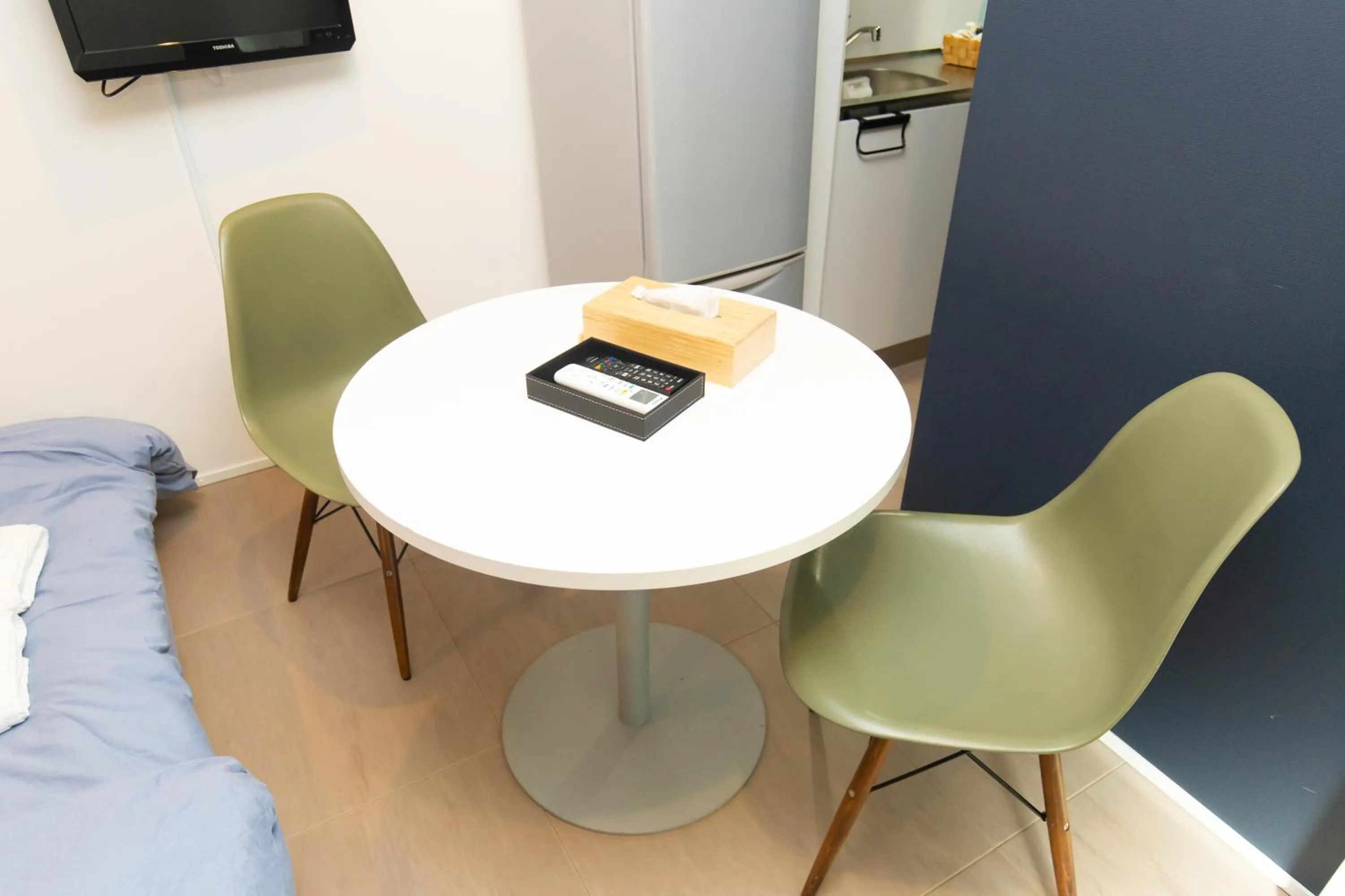 Photo of the whole room in Cross Bridge Ikebukuro