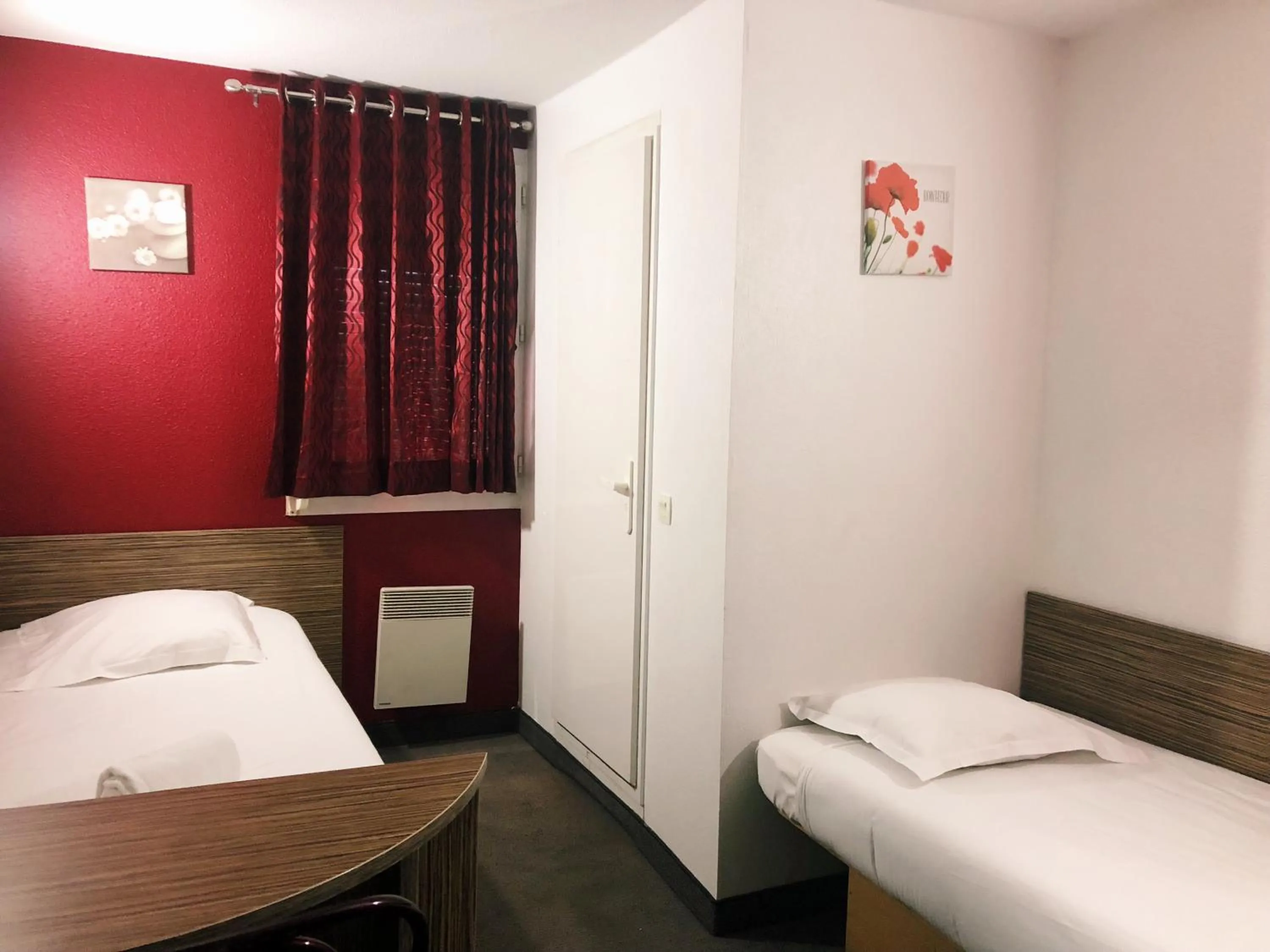 Bed in Fasthotel Lens Noyelles Godault