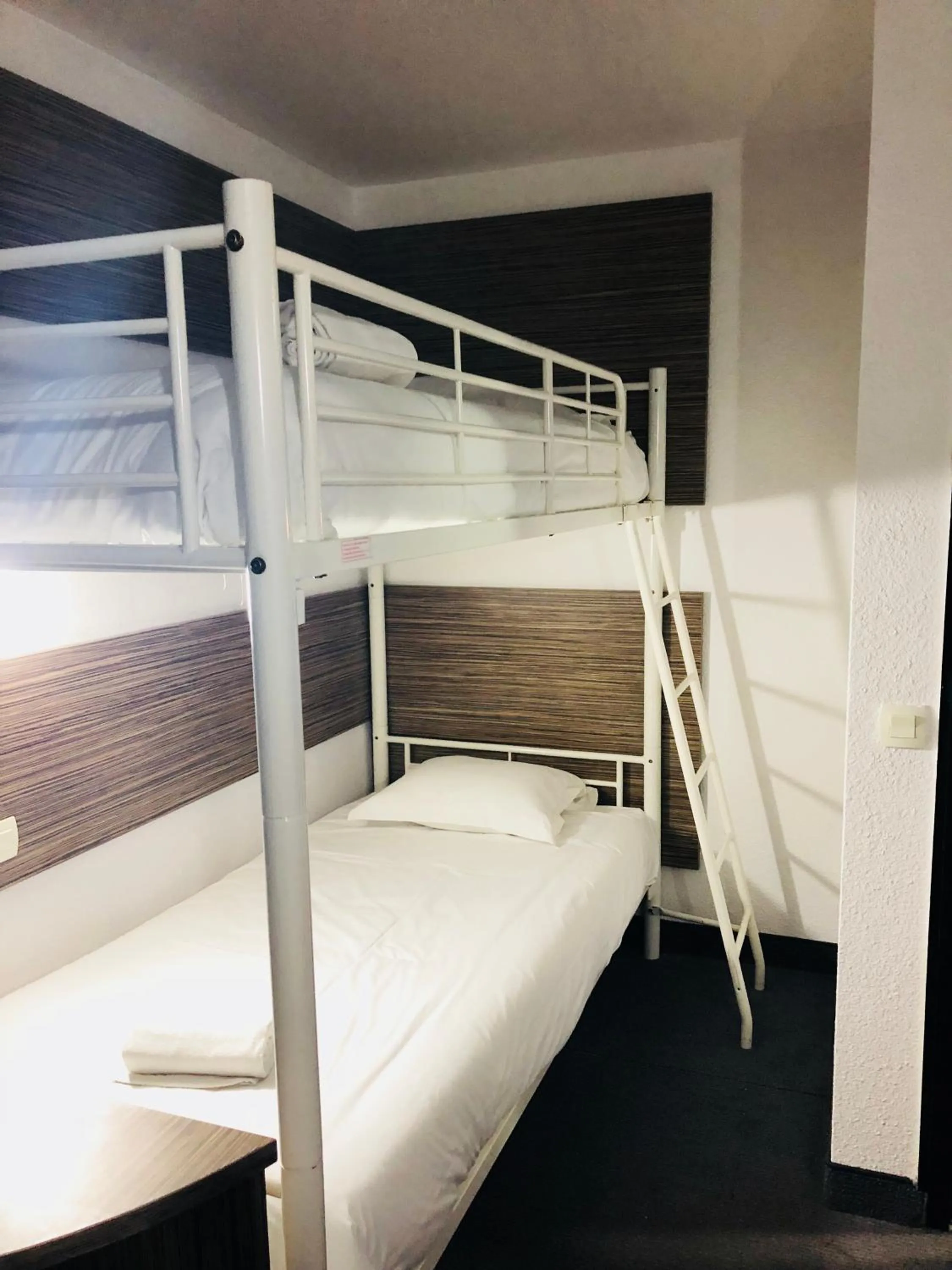 Bed in Fasthotel Lens Noyelles Godault