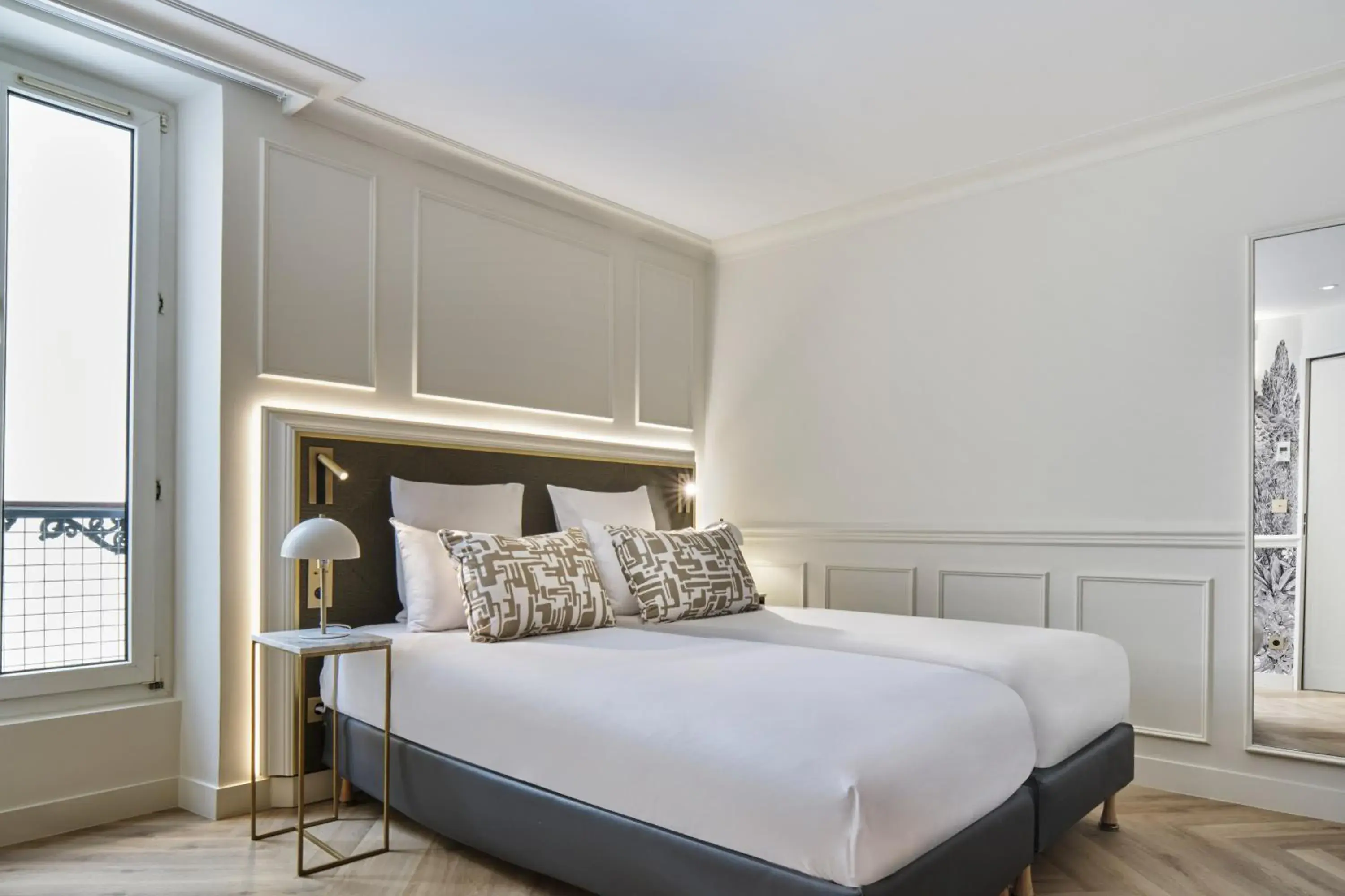 Classic Twin Room in Posy Hotel by Happyculture Classic Twin Room in Posy Hotel by Happyculture