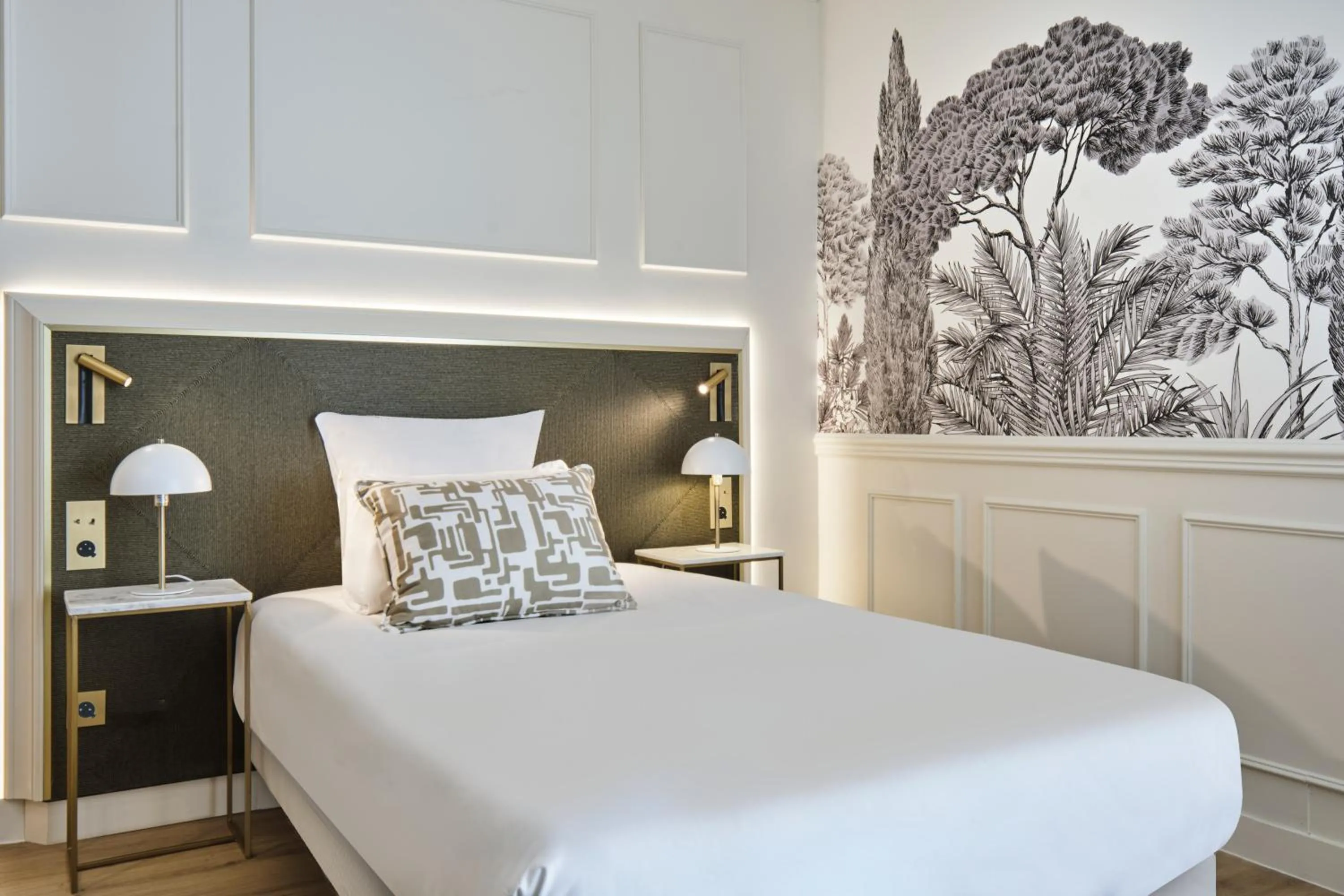 Bedroom, Bed in Posy Hotel by Happyculture