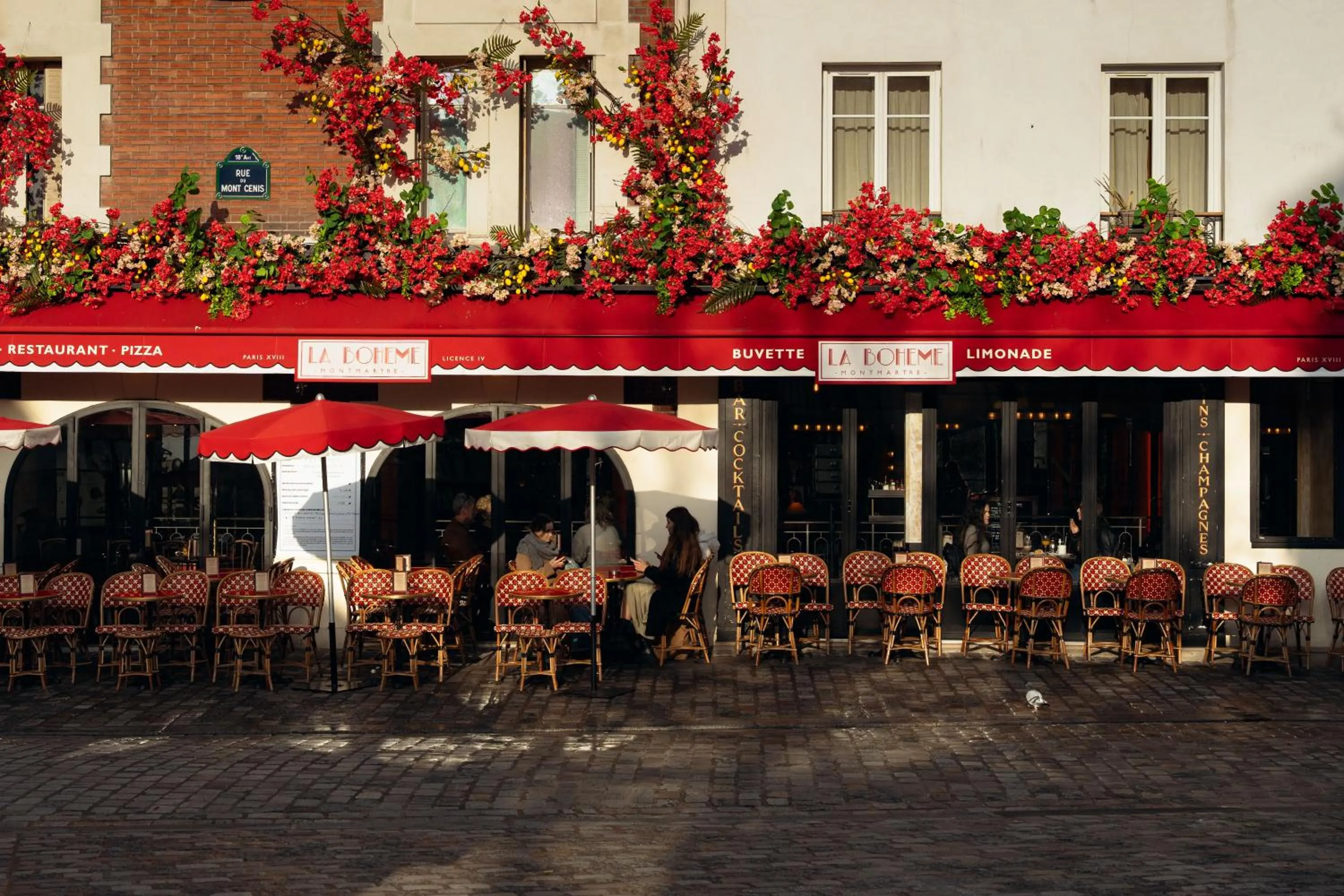 Neighbourhood in Hôtel Regyn's Montmartre