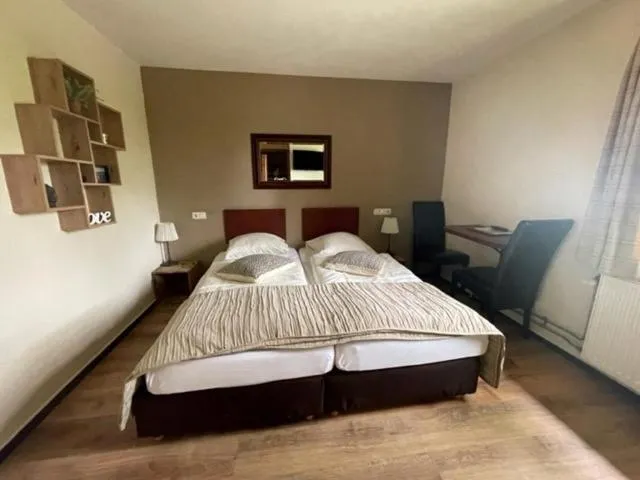 Bed in Hotel Kreutzer