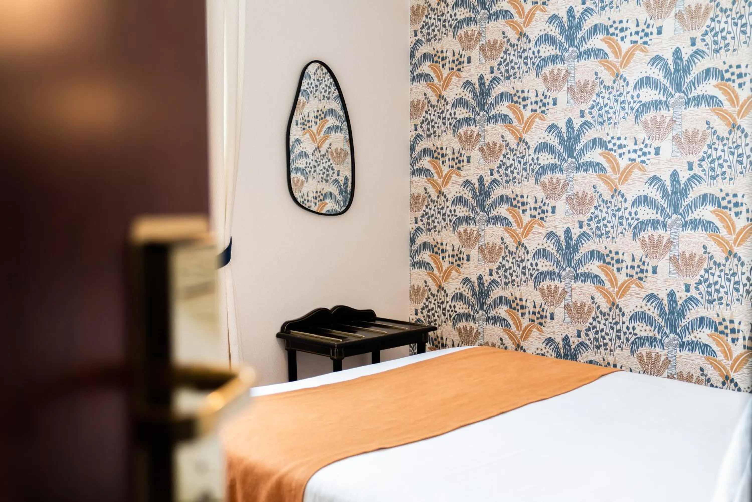 Bedroom, Bed in The Originals Boutique, Hôtel Normandie, Auxerre