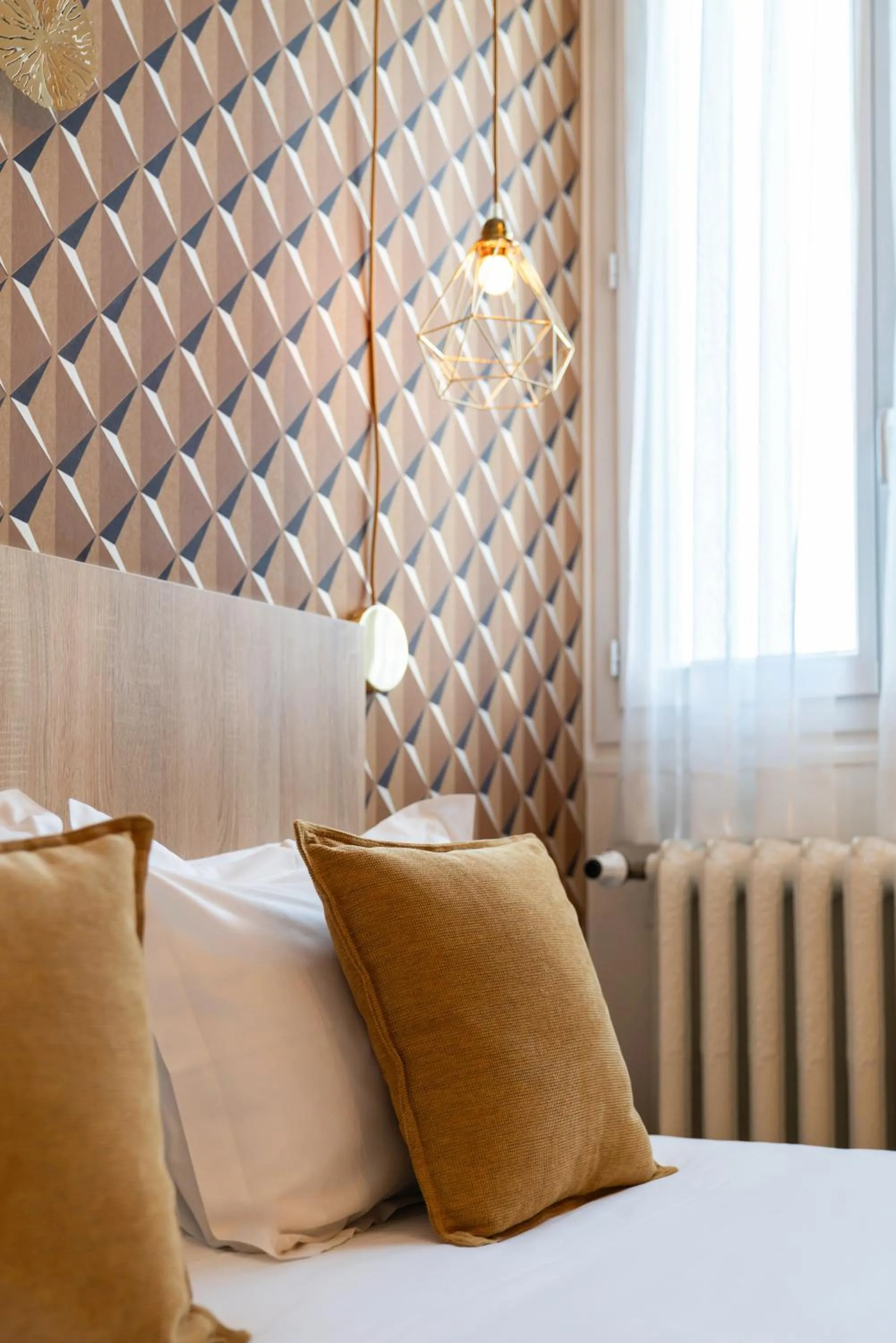 Bedroom, Bed in The Originals Boutique, Hôtel Normandie, Auxerre