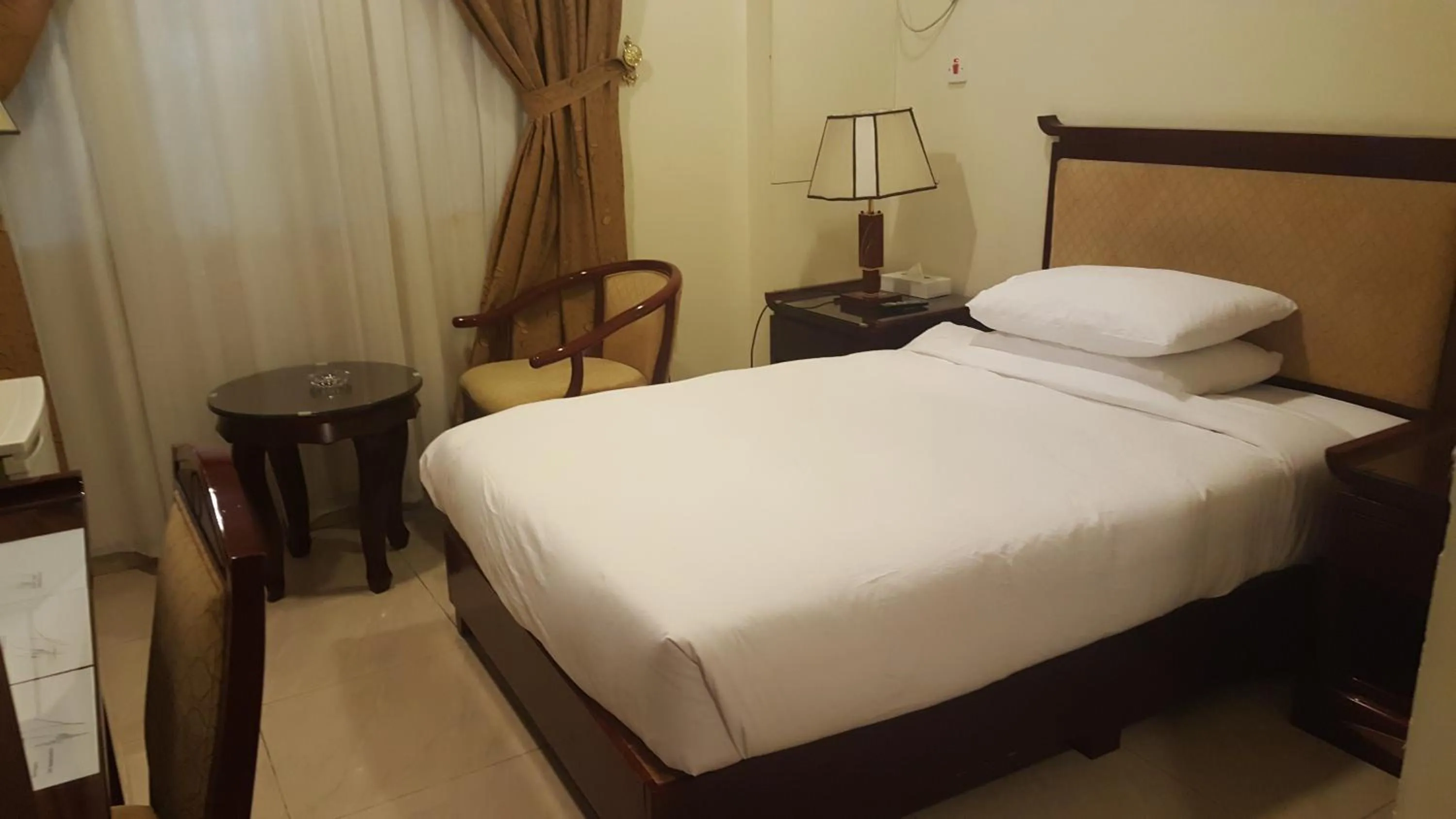 Bed in Al Muntazah Plaza Hotel