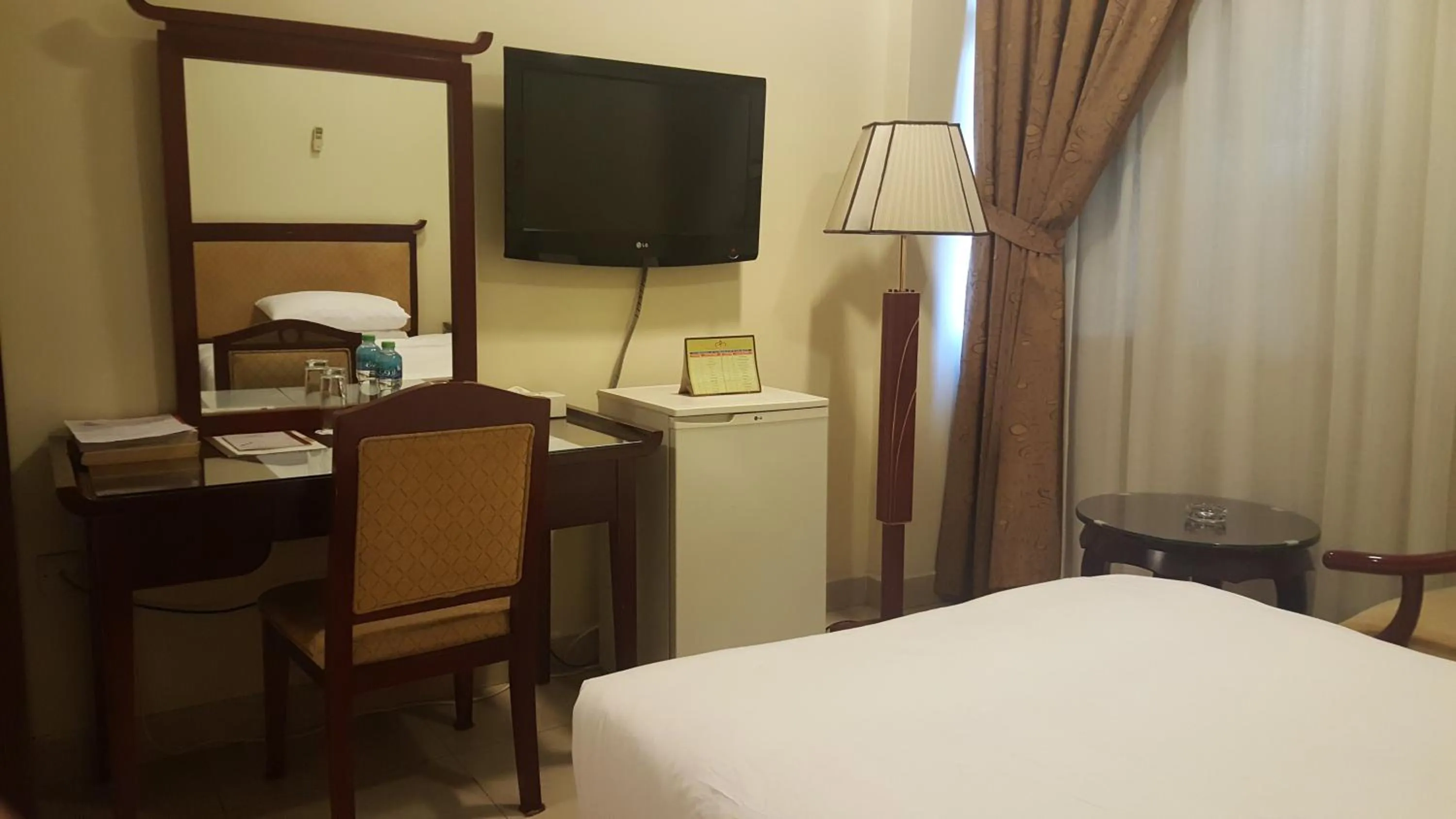 TV and multimedia, Bed in Al Muntazah Plaza Hotel