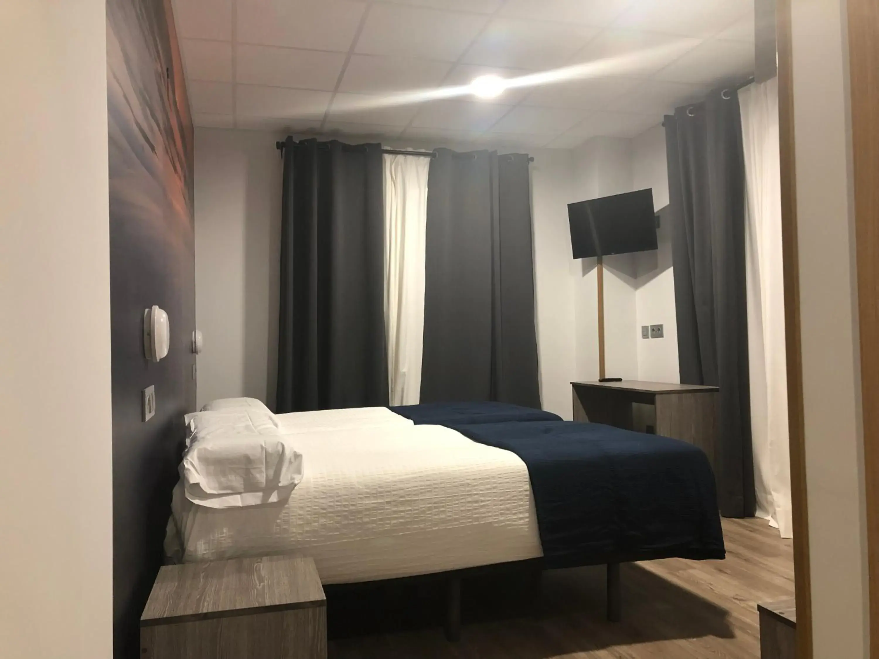 Twin Room with Bathroom in Hostel El Paloma Twin Room with Bathroom in Hostel El Paloma