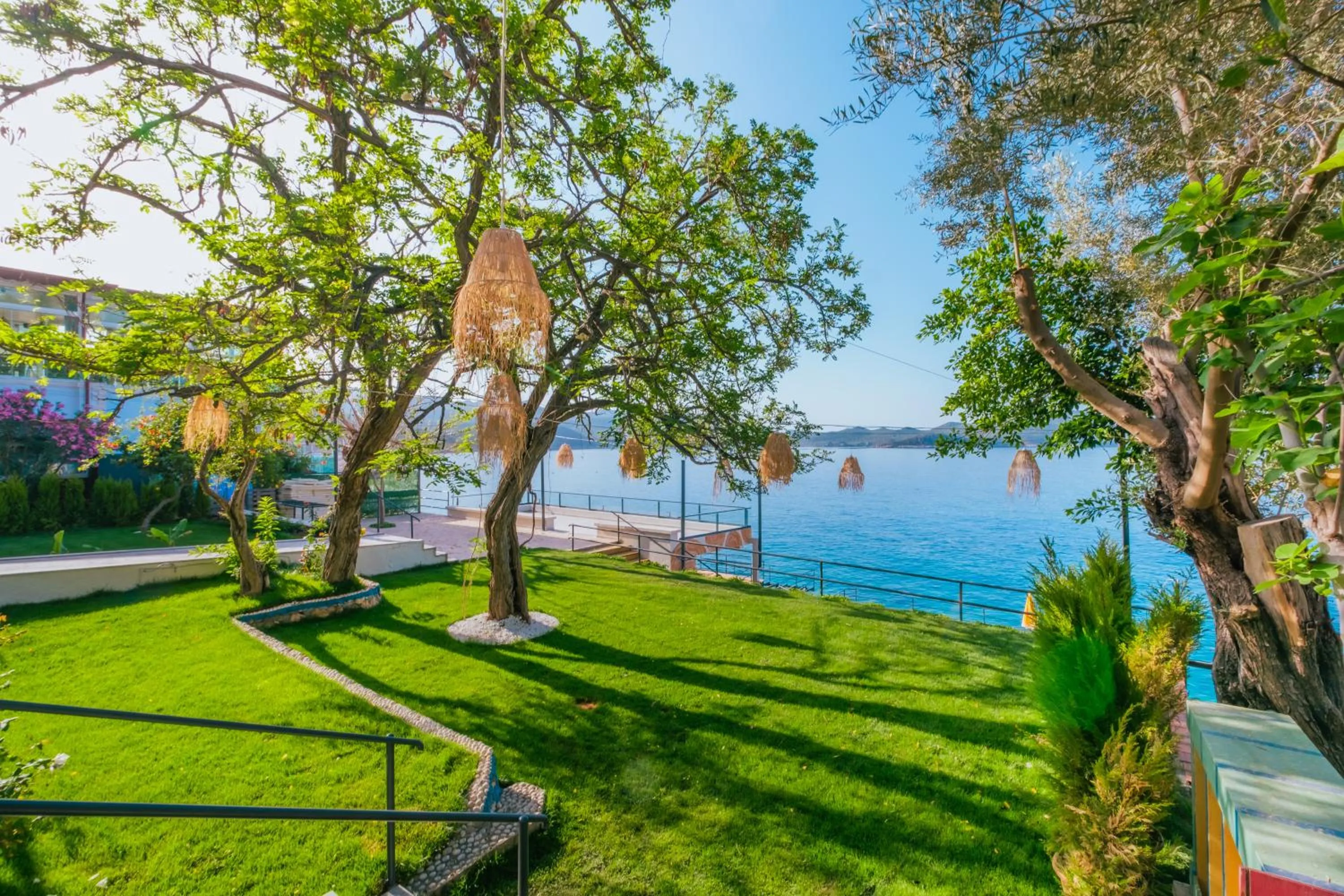 Garden in Sardunya Otel ARKA BİNA