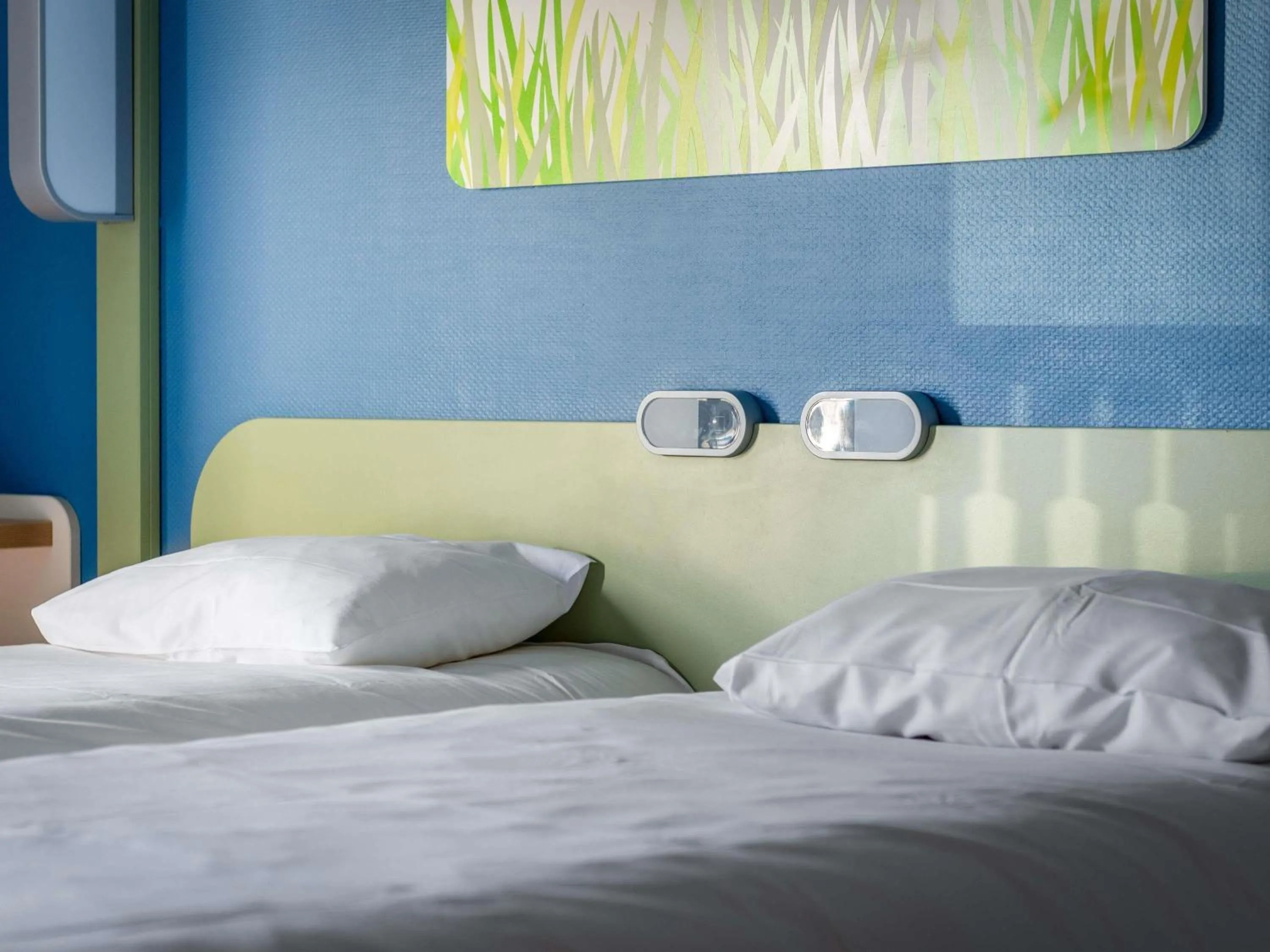 Bedroom, Bed in ibis budget Caen Hérouville