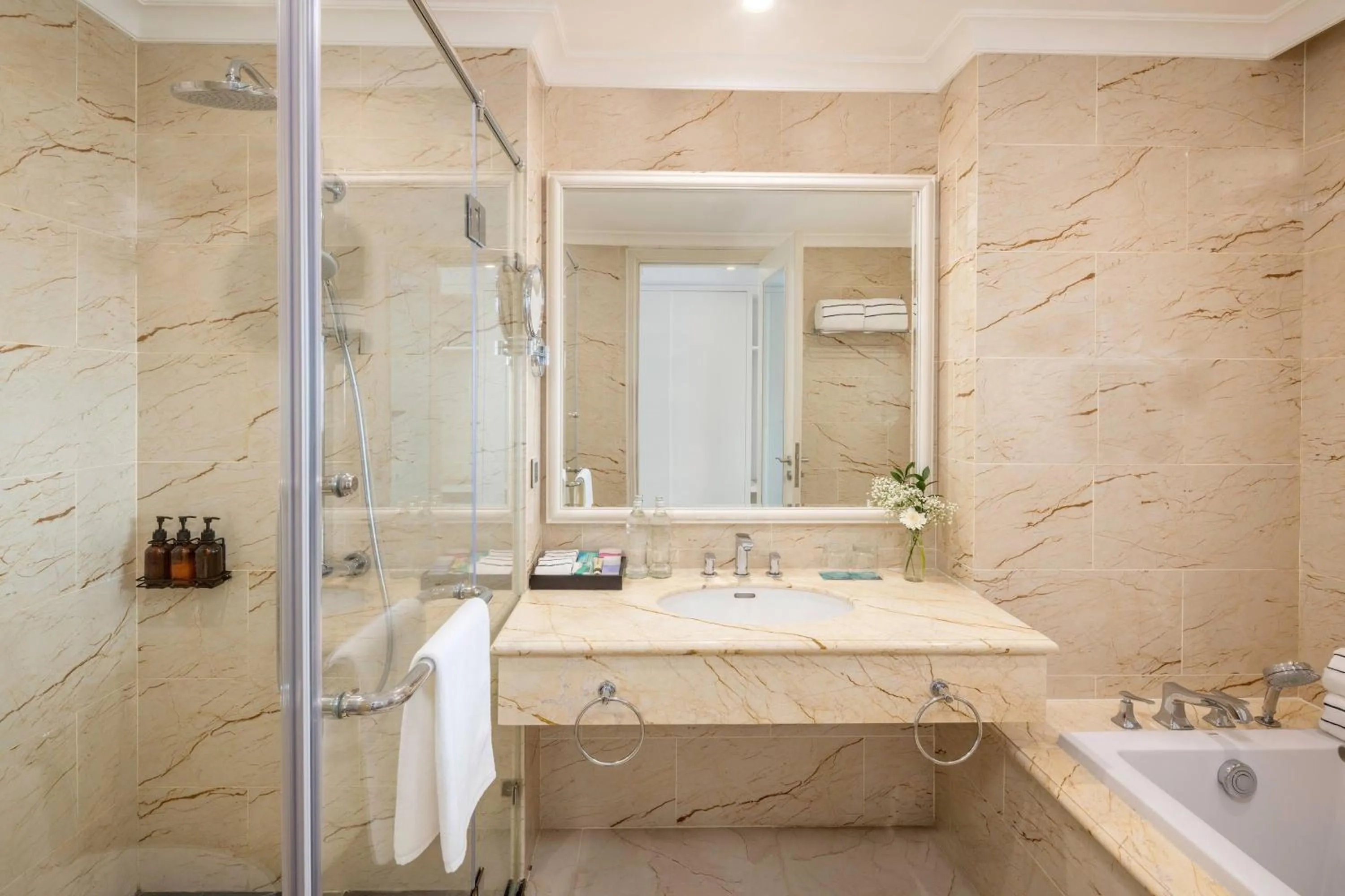 Bathroom in Meliá Vinpearl Hai Phong Rivera