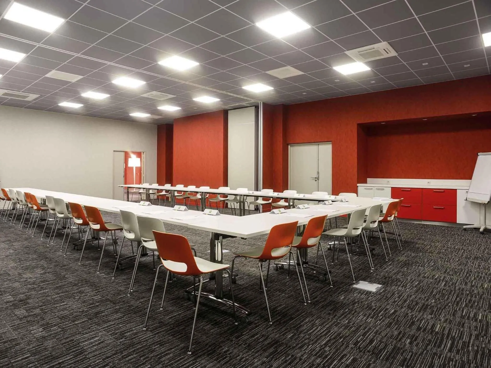 Meeting/conference room in ibis Styles Poitiers Centre