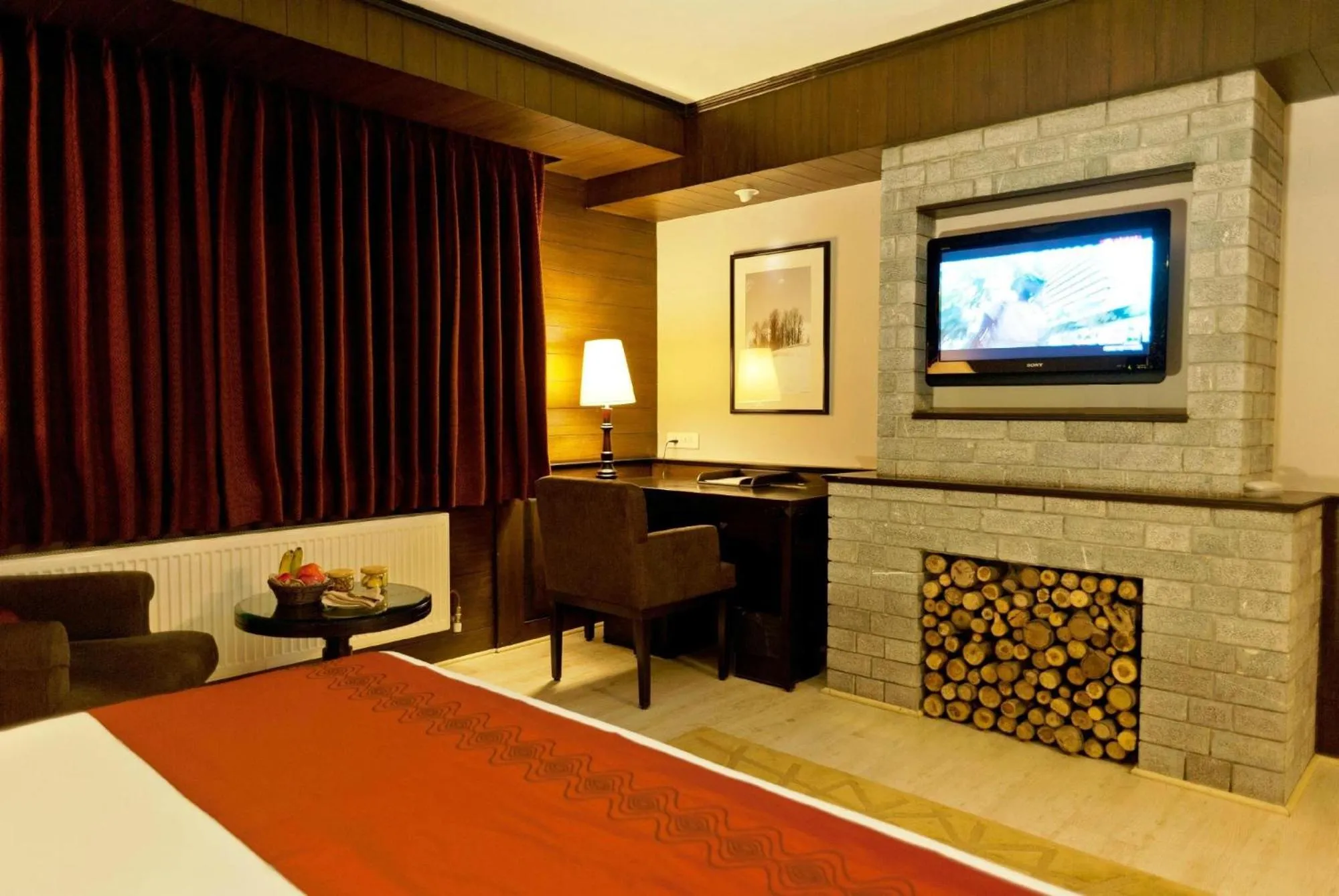 TV and multimedia in The Vintage Gulmarg