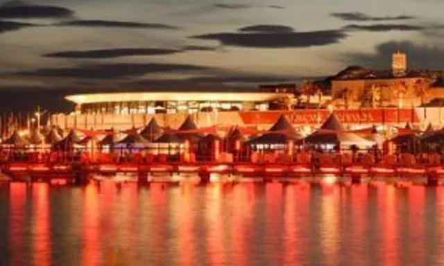 Area and facilities in Little Palace