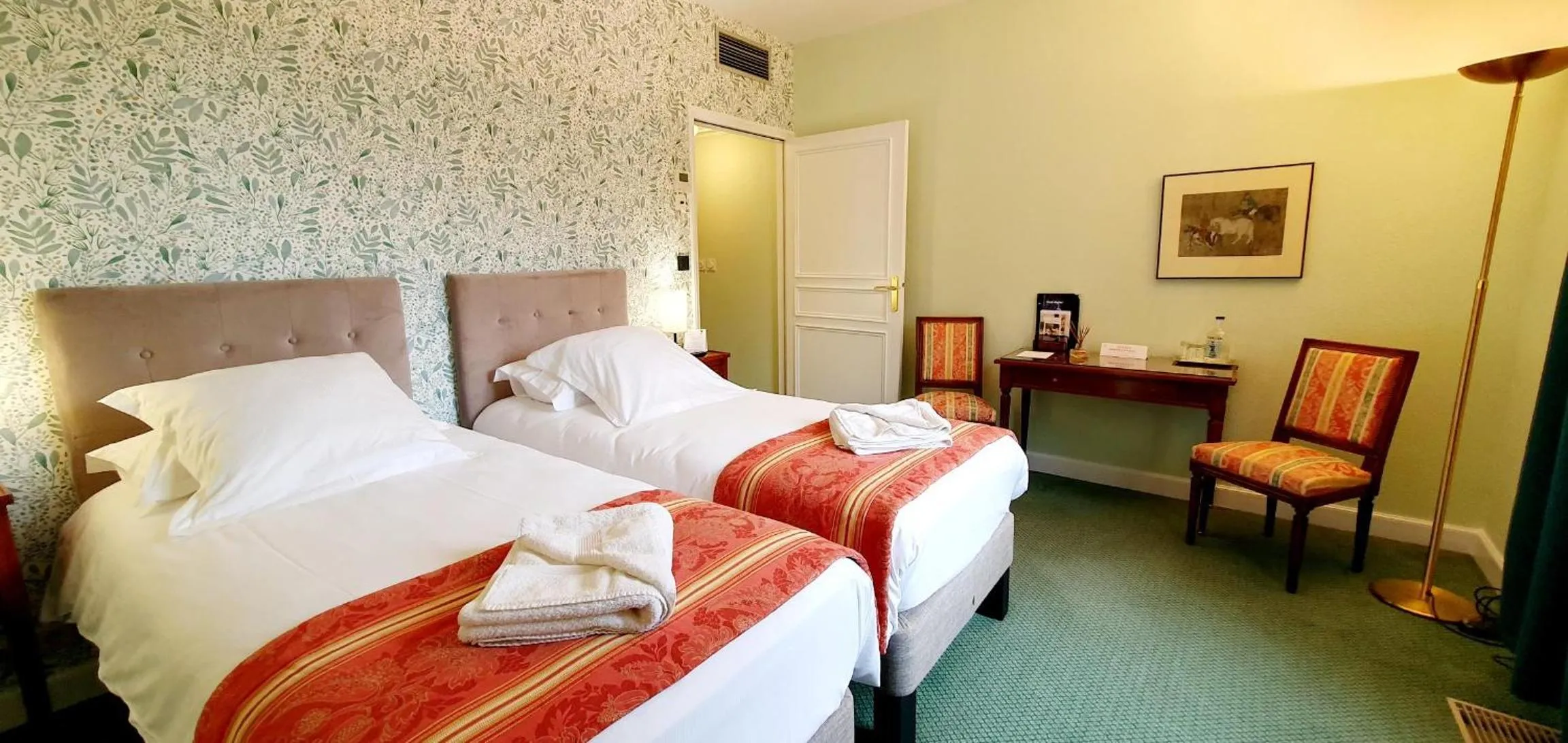 Superior Twin Room in Demeures & Châteaux - Hôtel Greuze & Spa Tournus