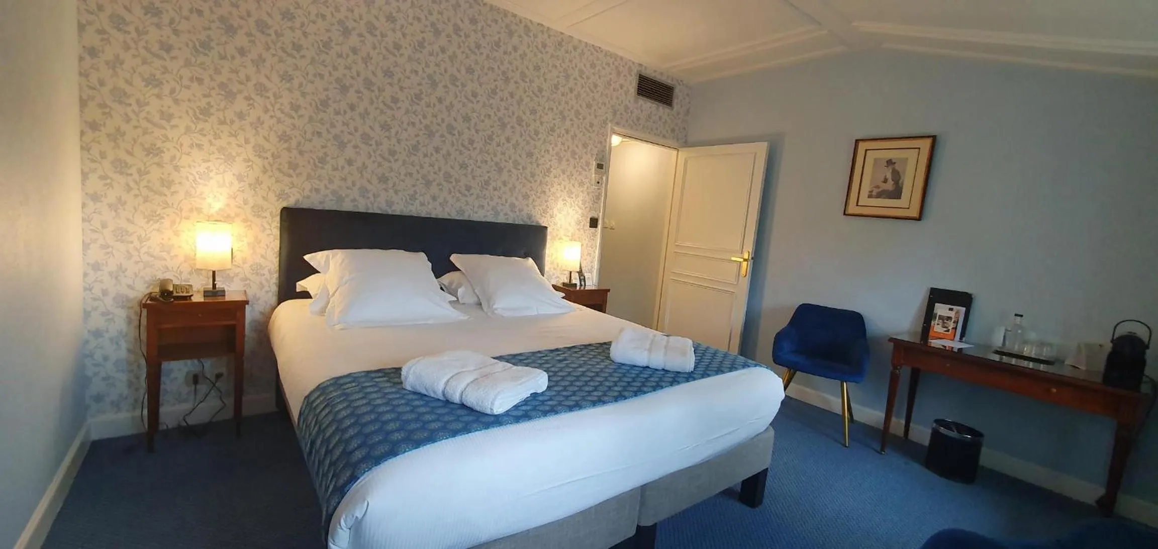 Double Room with Courtyard View in Demeures & Châteaux - Hôtel Greuze & Spa Tournus