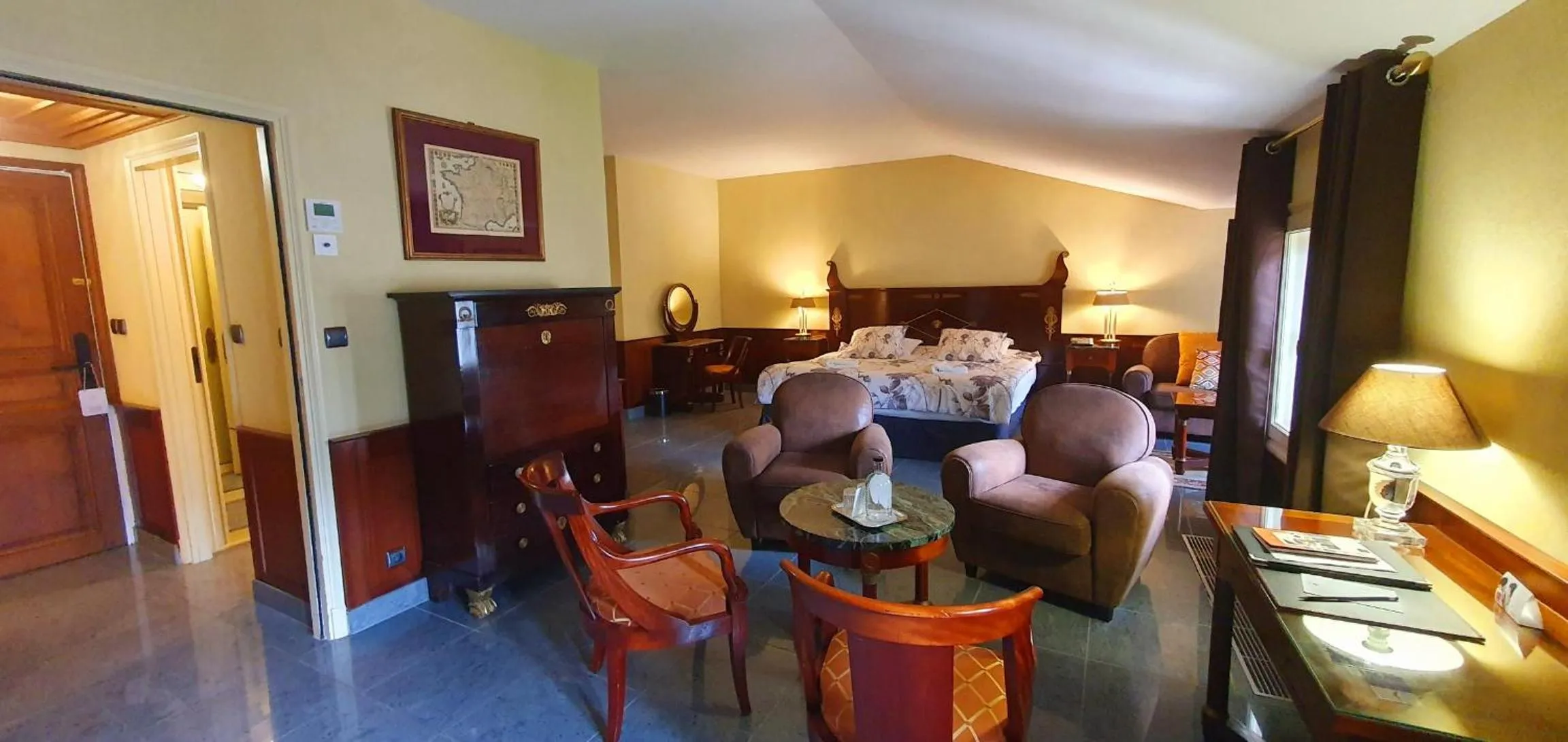 Bedroom in Demeures & Châteaux - Hôtel Greuze & Spa Tournus