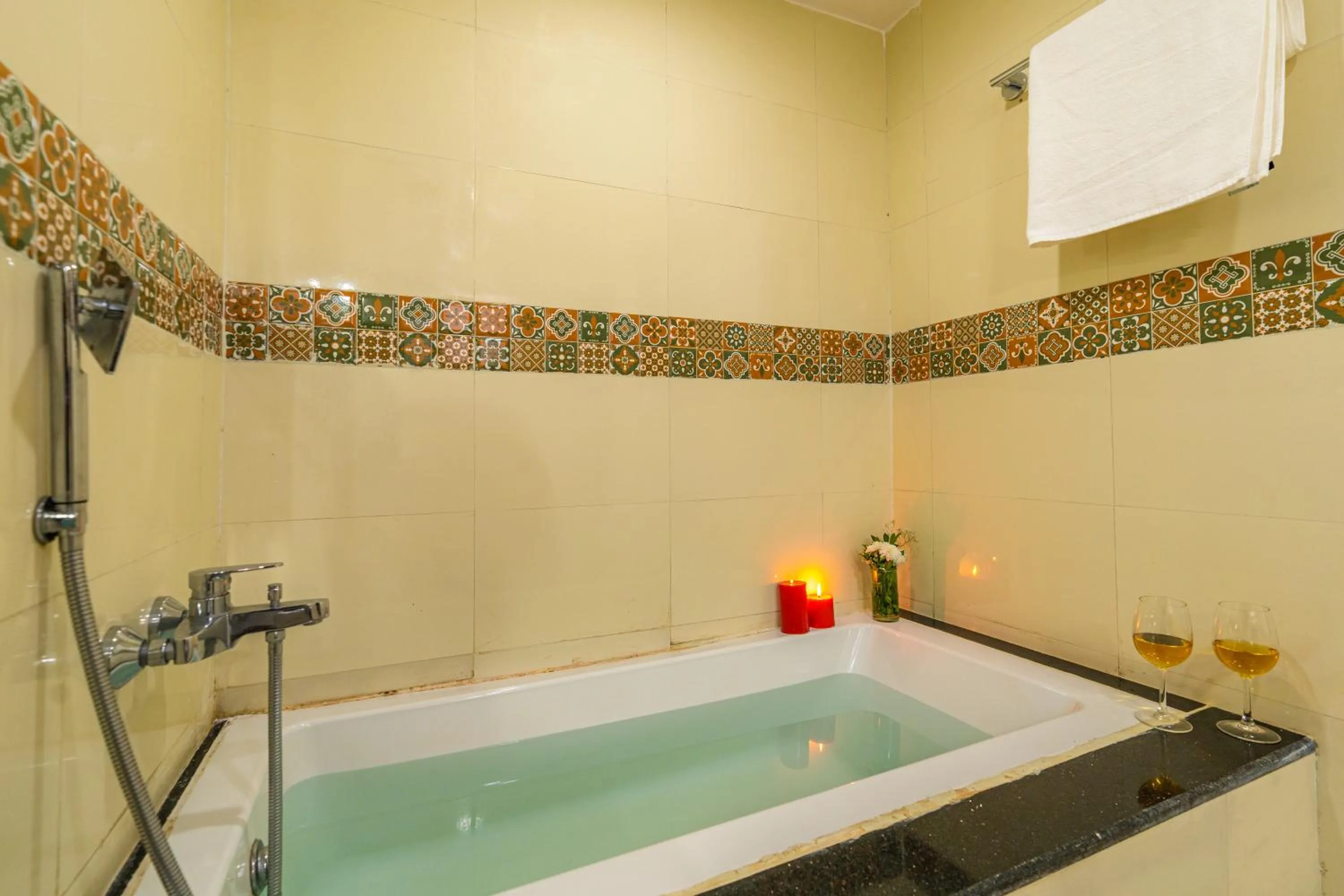 Bathroom in La Cabana Beach & Spa, By Ashvem Beach