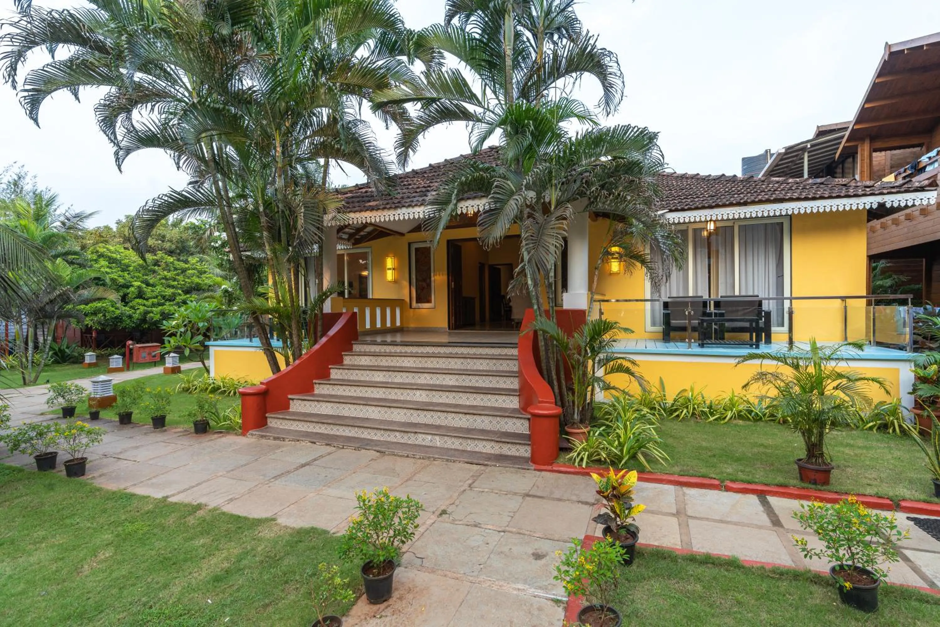 Property building in La Cabana Beach & Spa, By Ashvem Beach