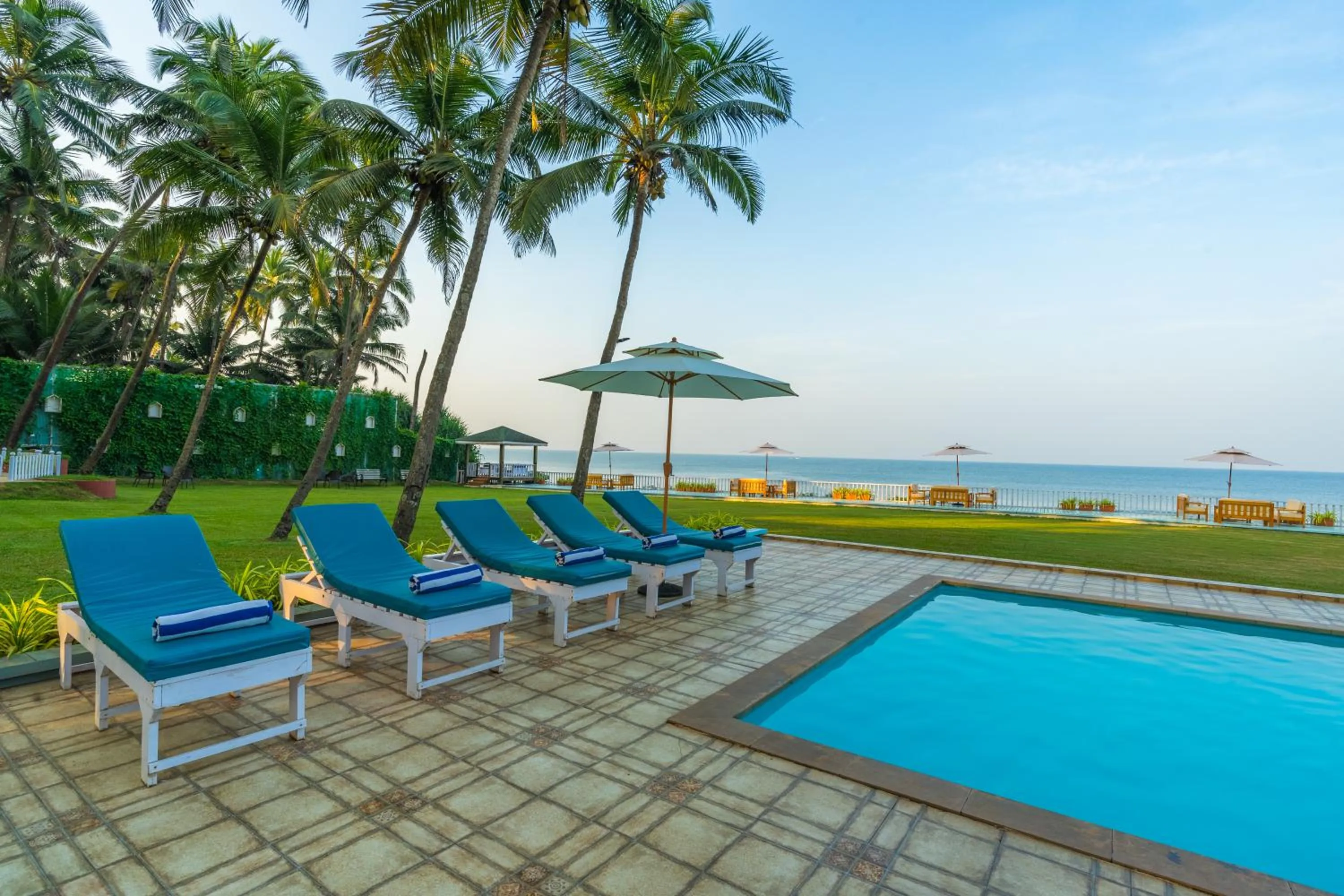 Sea view in La Cabana Beach & Spa, By Ashvem Beach