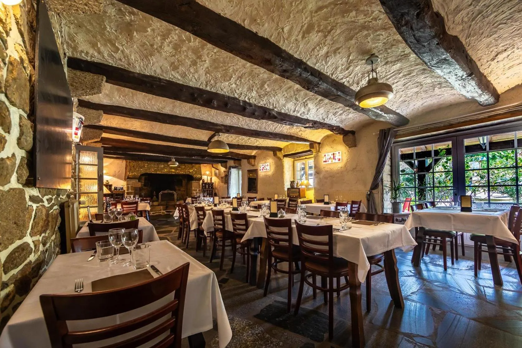 Restaurant/places to eat in Logis- Auberge De Kerveoc'h