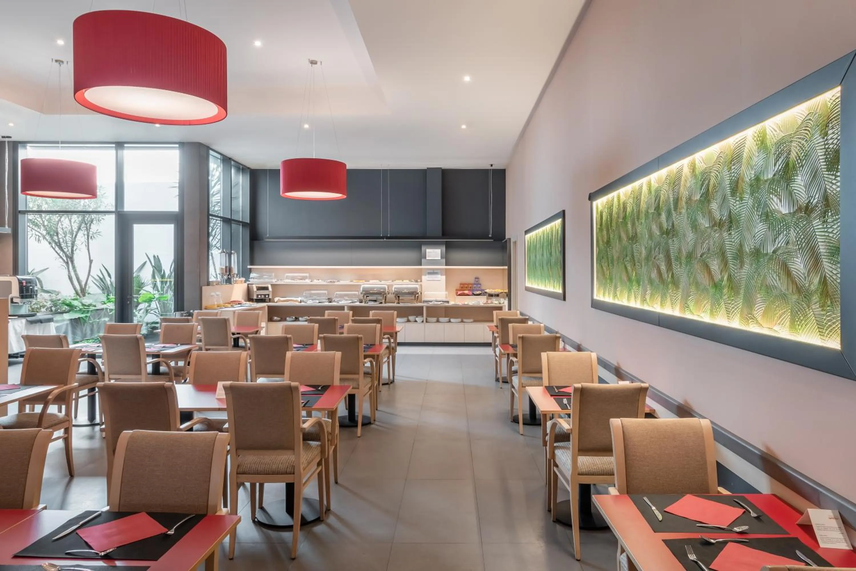 Buffet breakfast in Petit Palace Trencadís