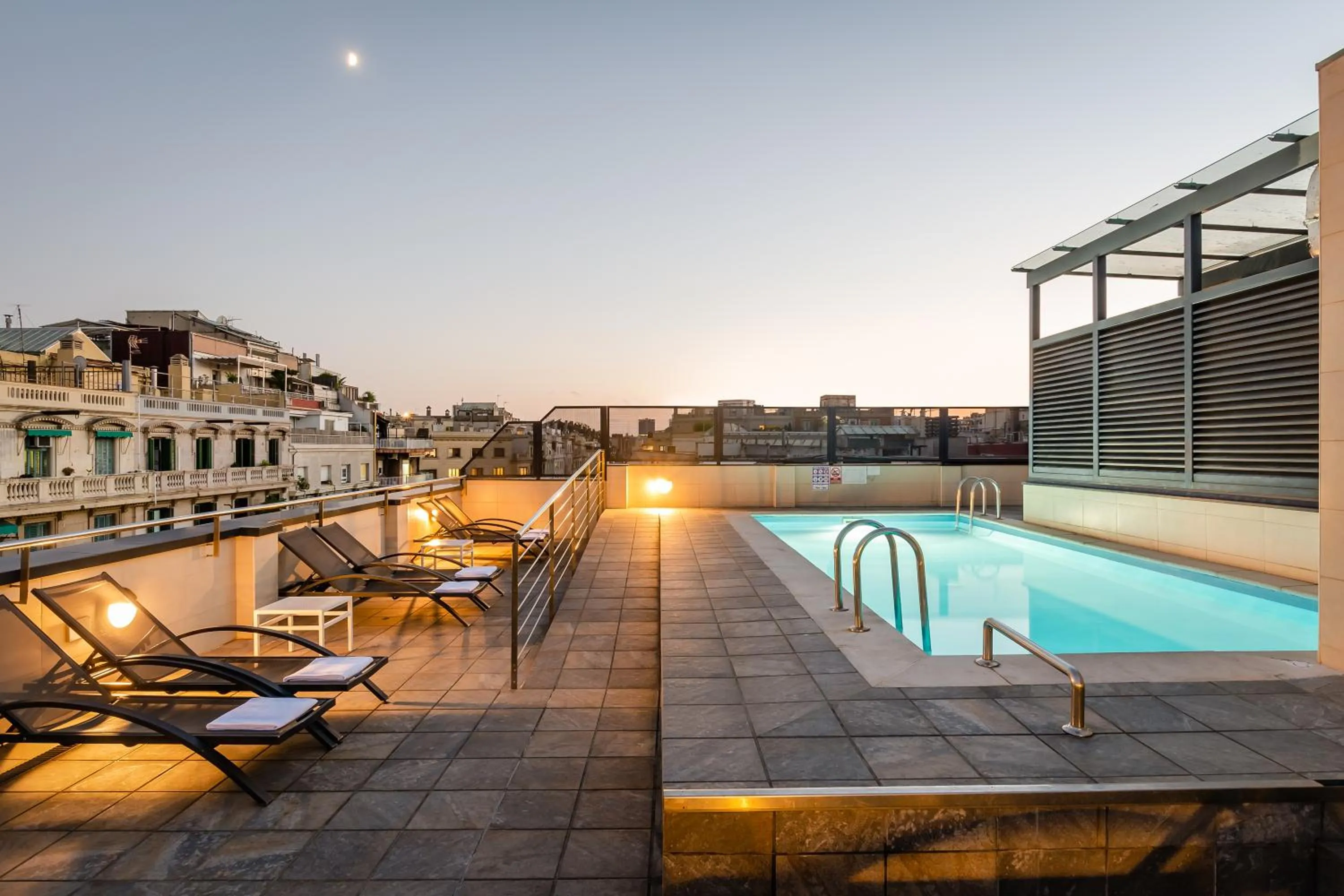 Swimming pool in Petit Palace Trencadís