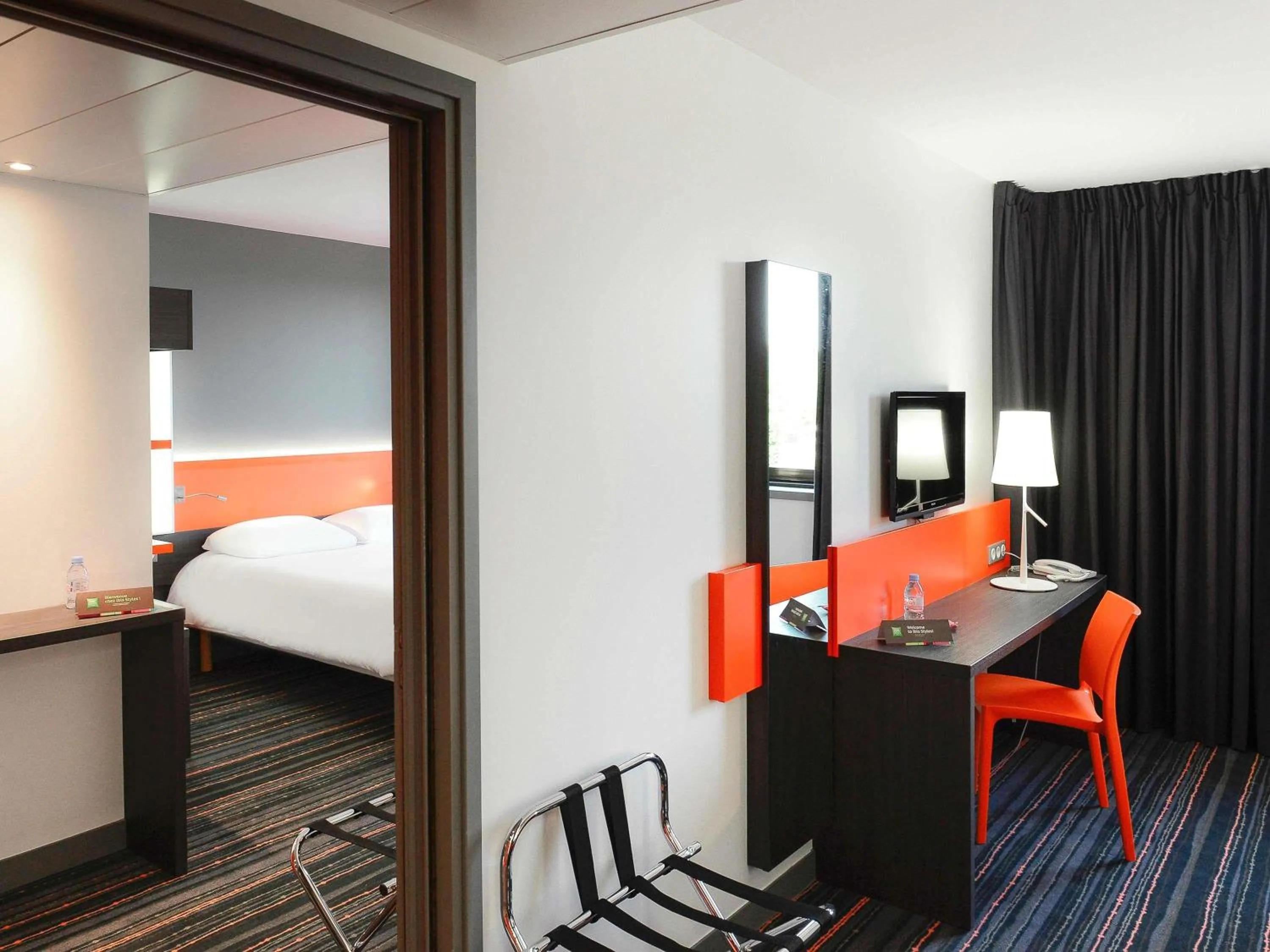 Standard Family Suite with Two Connecting Rooms in ibis Styles Caen centre gare
