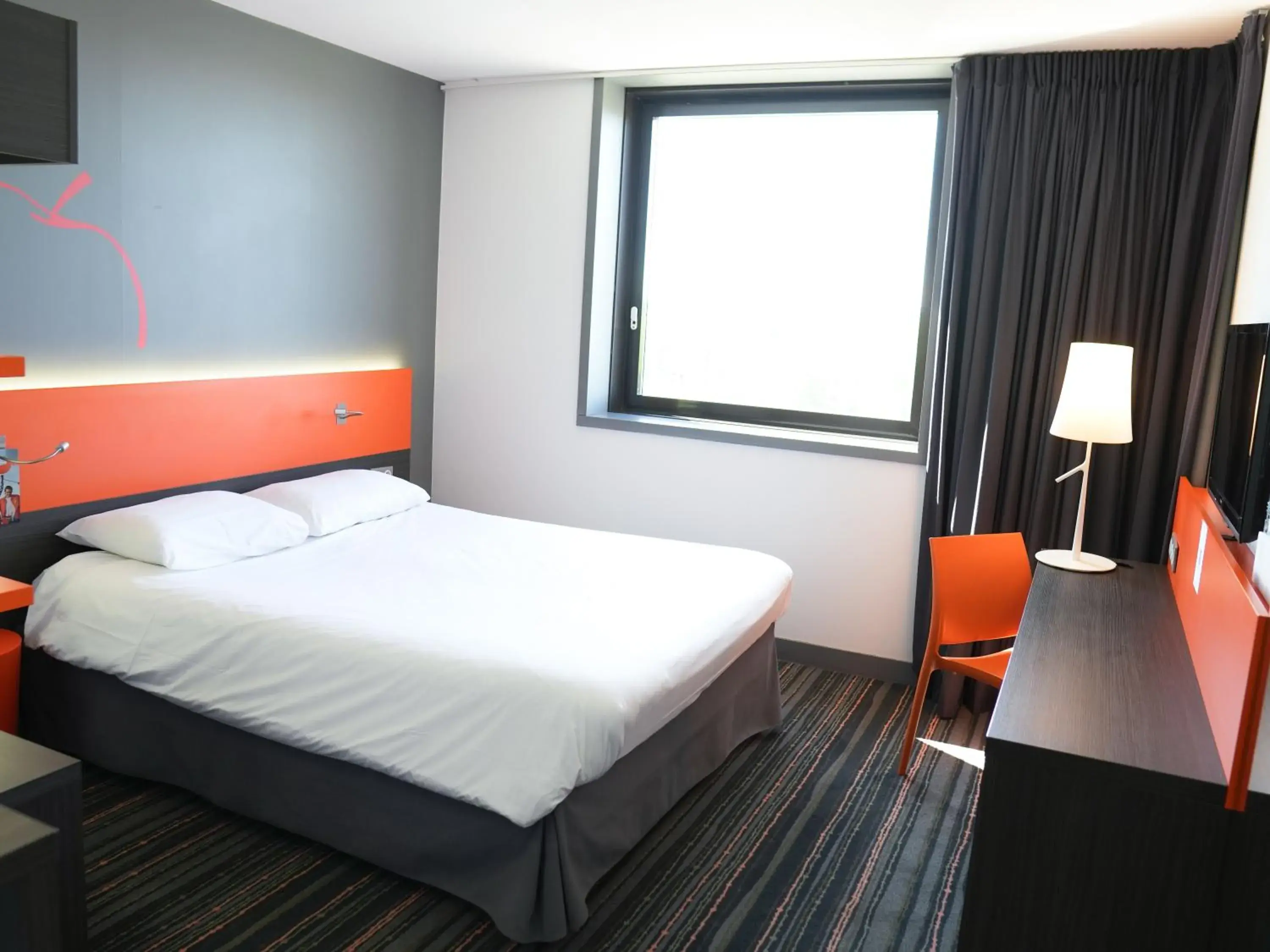 Standard Double Room in ibis Styles Caen centre gare Standard Double Room in ibis Styles Caen centre gare