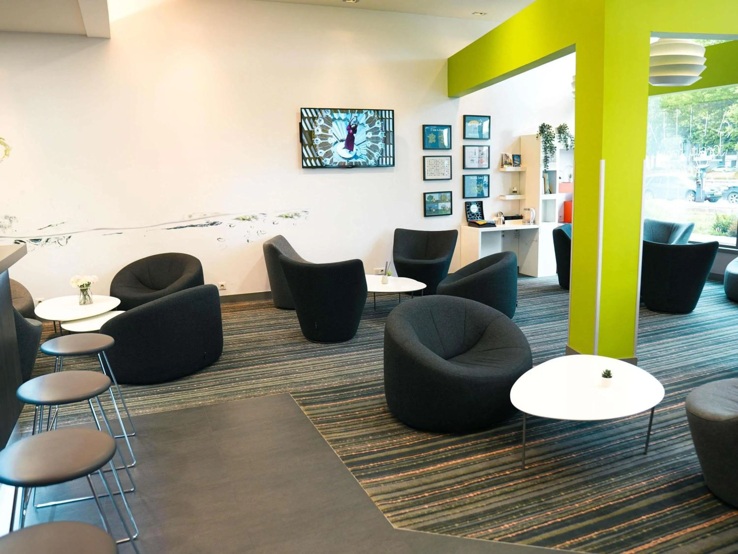 Lounge or bar in ibis Styles Caen centre gare