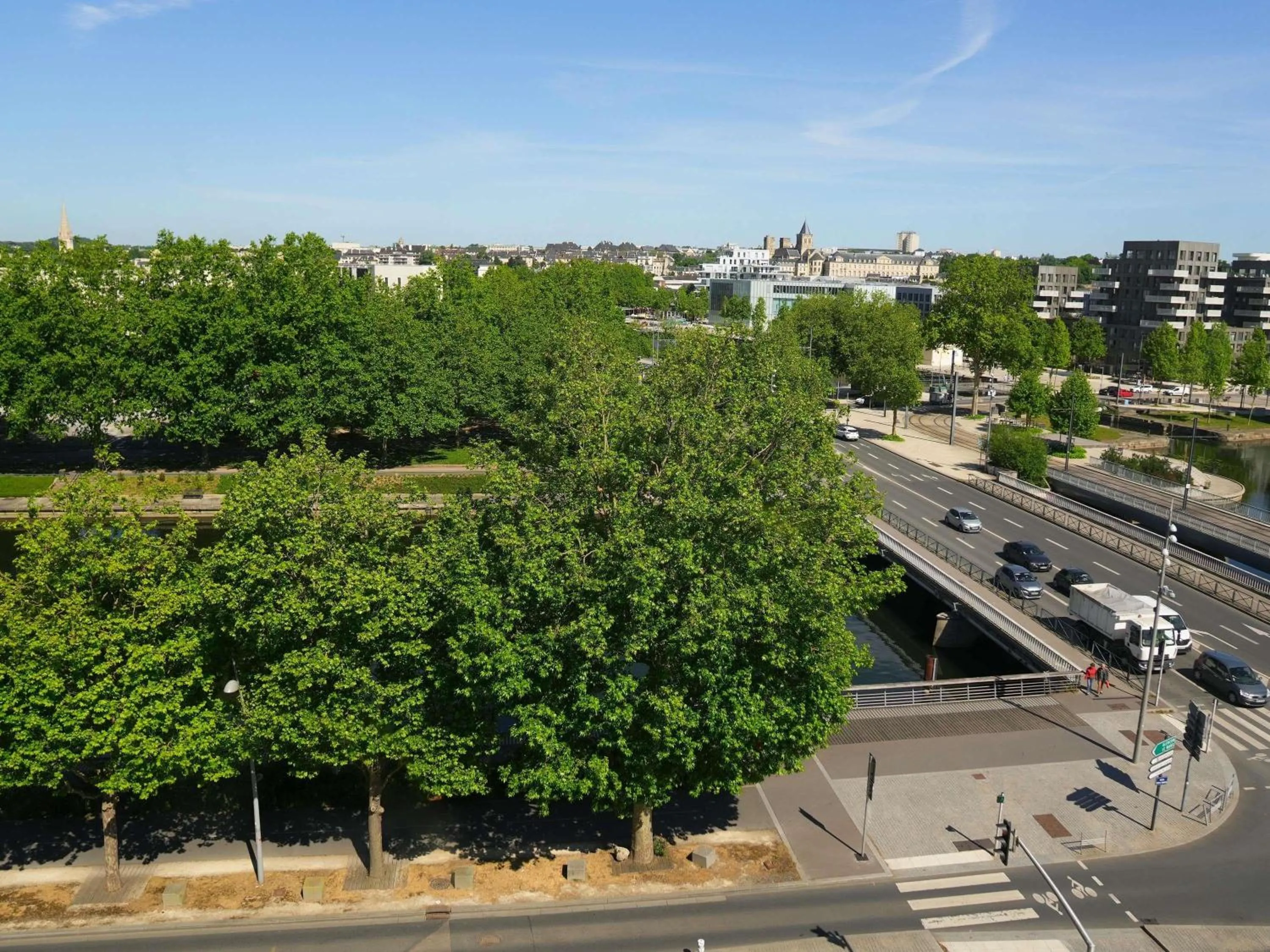 Bedroom in ibis Styles Caen centre gare