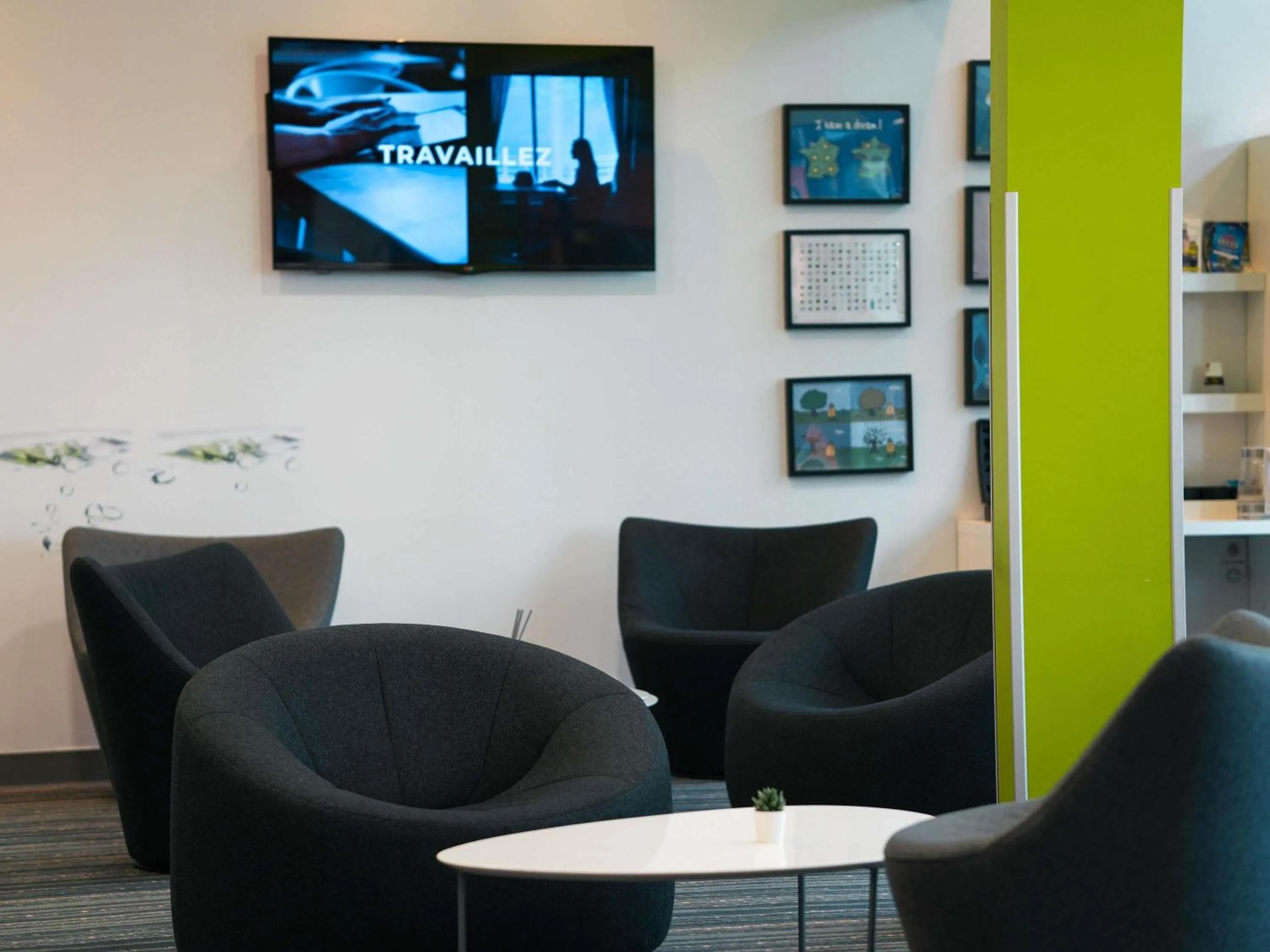 Lounge or bar in ibis Styles Caen centre gare