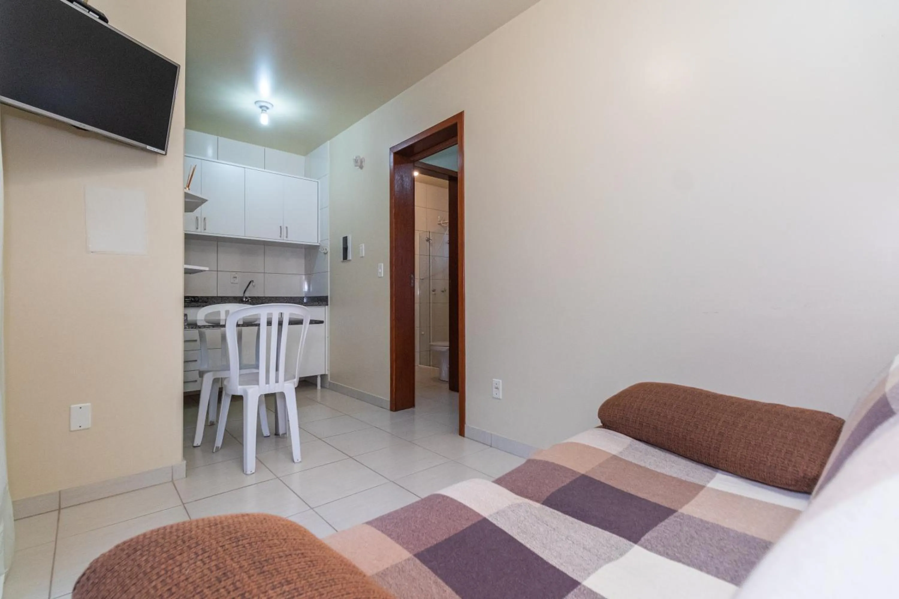 Communal lounge/ TV room, Bed in Pousada Bella Bombinhas - Pé na areia