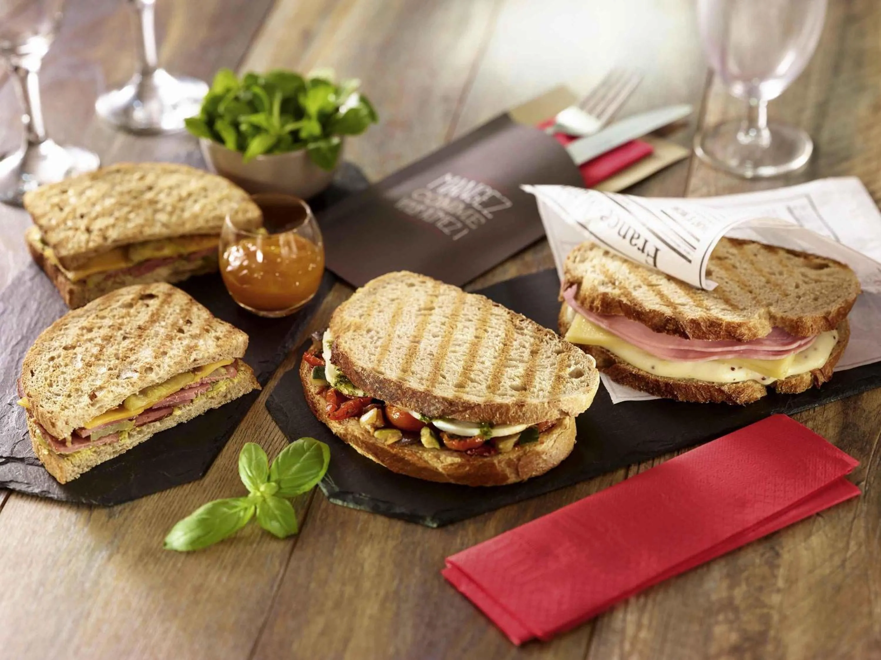 Restaurant/places to eat in ibis Bayonne Centre