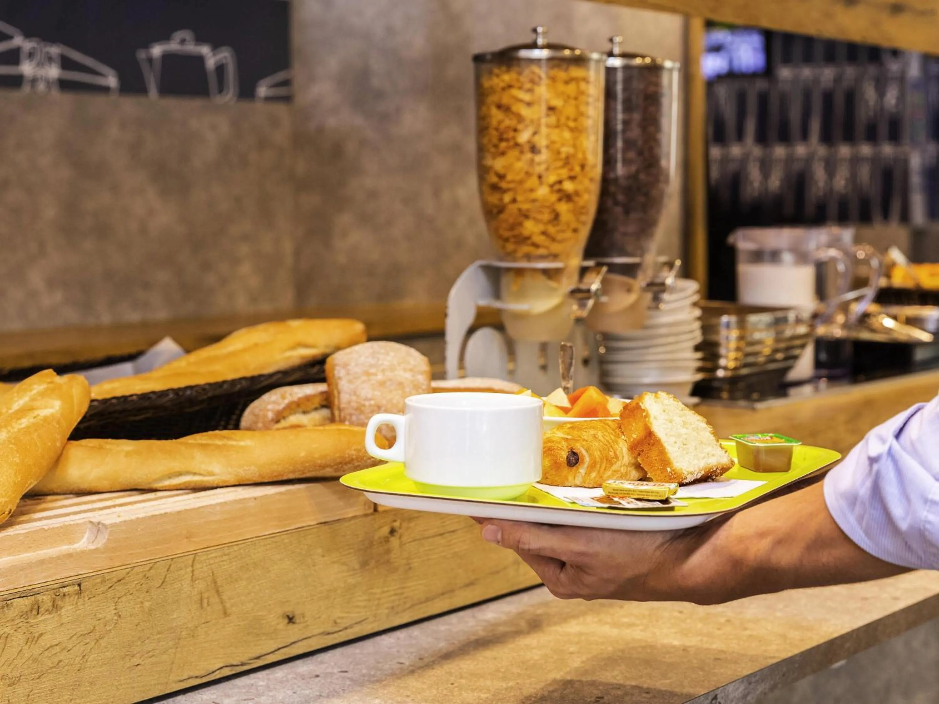 Breakfast in ibis budget Paris Porte d'Italie Est