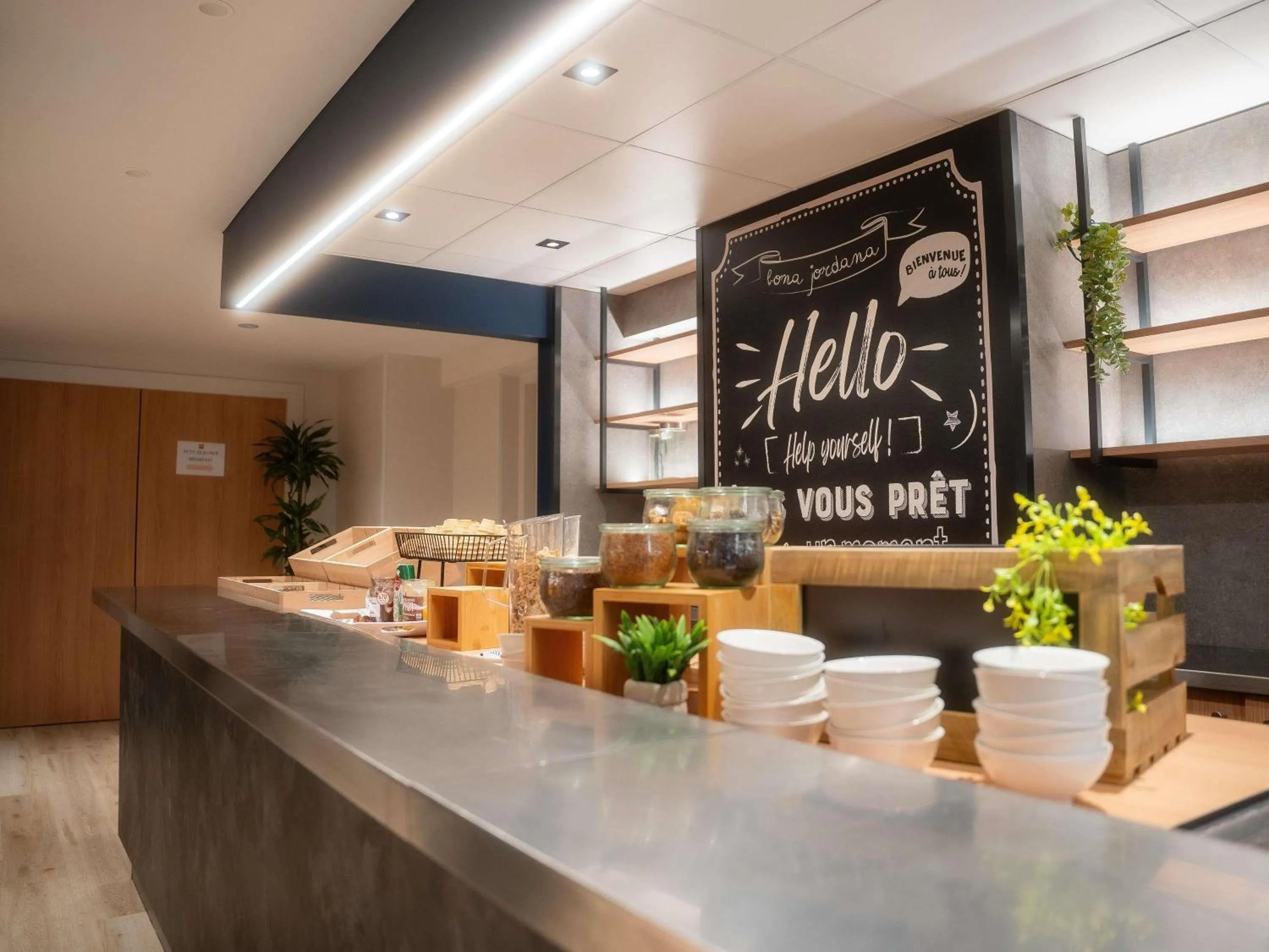 Breakfast in ibis Nice Centre Gare