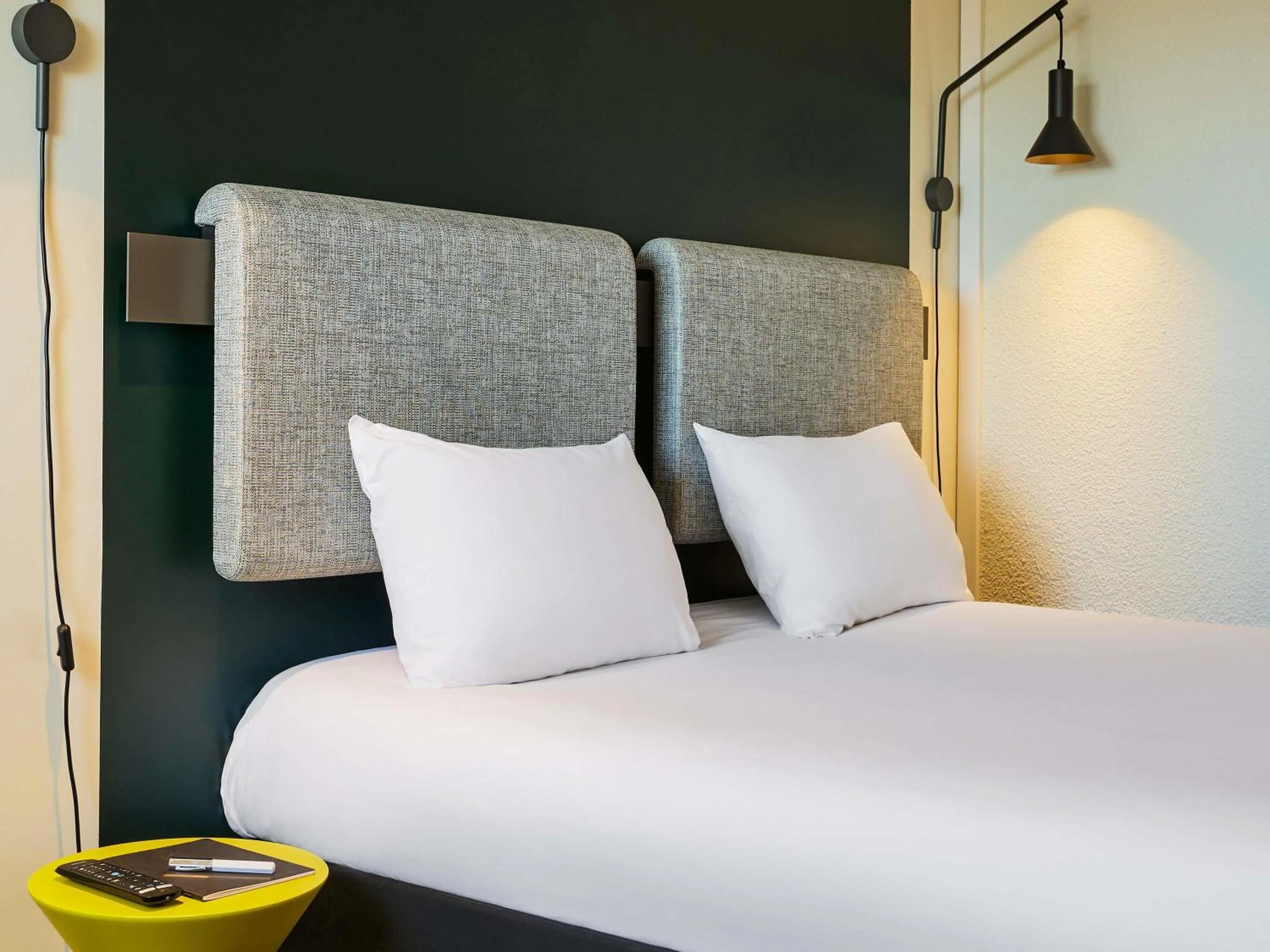 Bedroom, Bed in ibis Nice Centre Gare