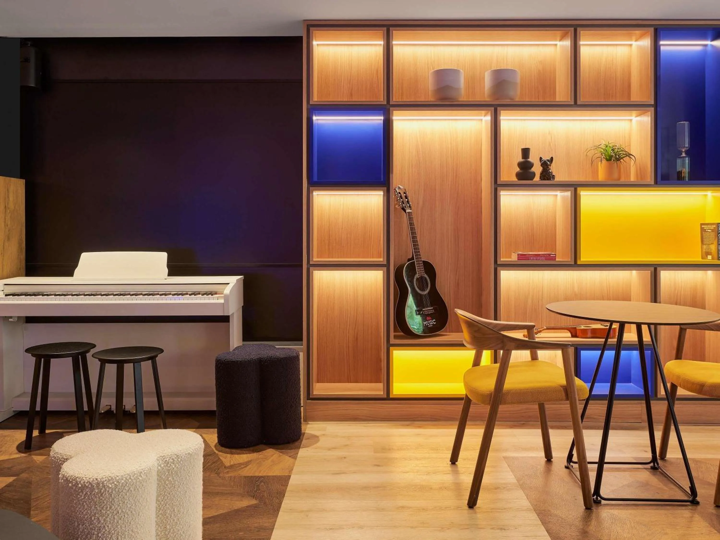 Lounge or bar in ibis Nice Centre Gare