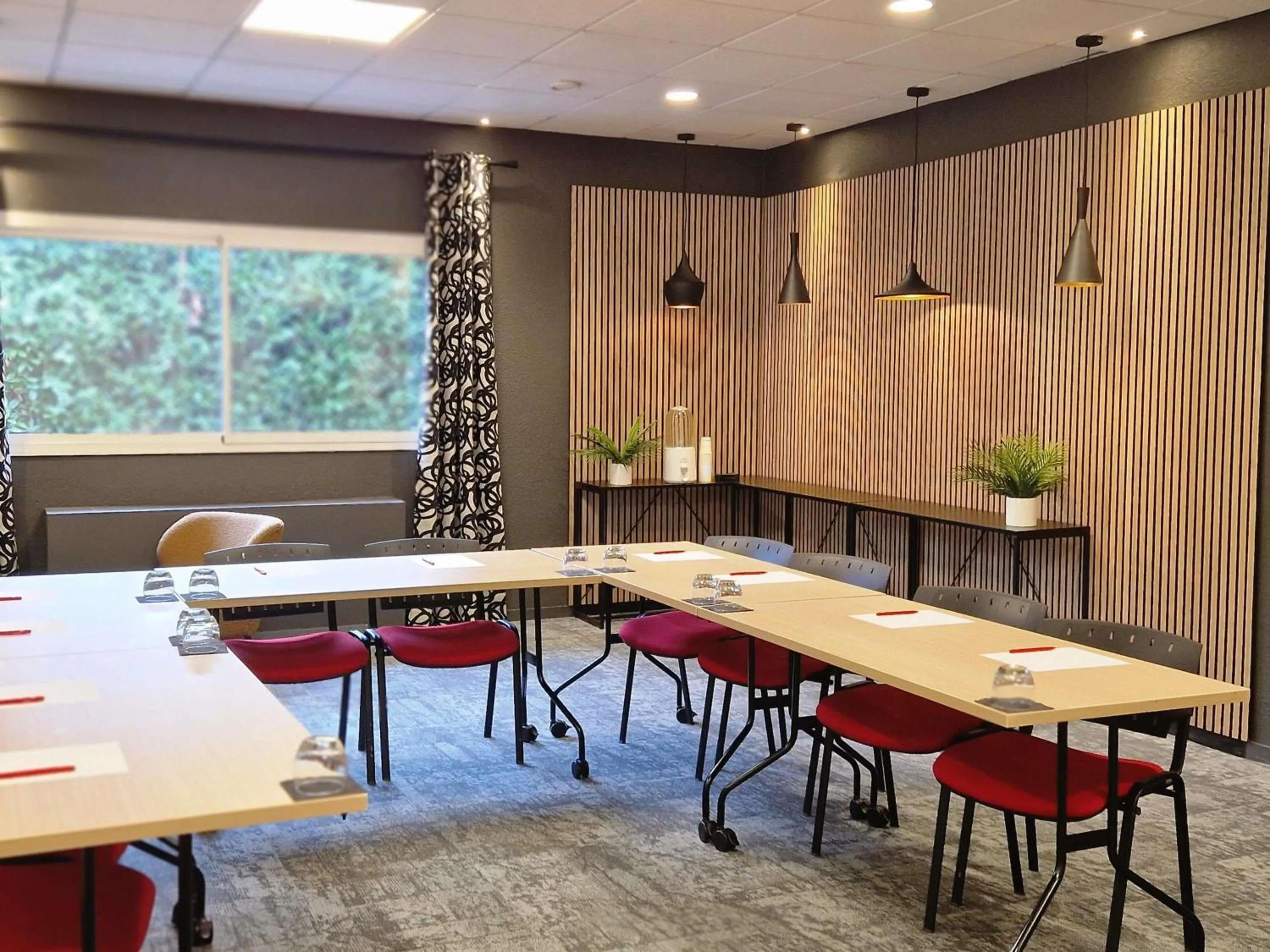 Meeting/conference room in ibis Pau Lescar