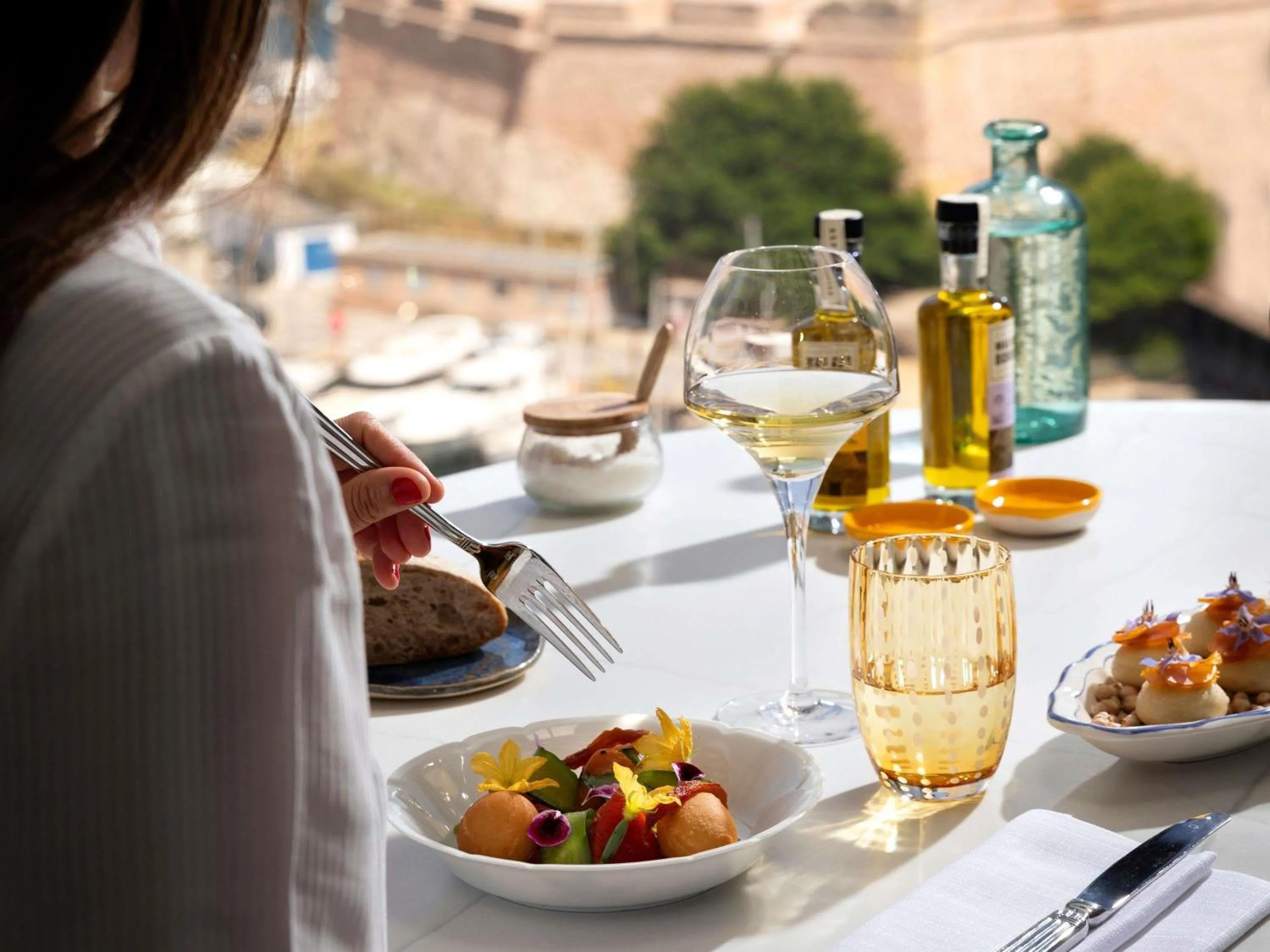 Restaurant/places to eat in Sofitel Marseille Vieux-Port