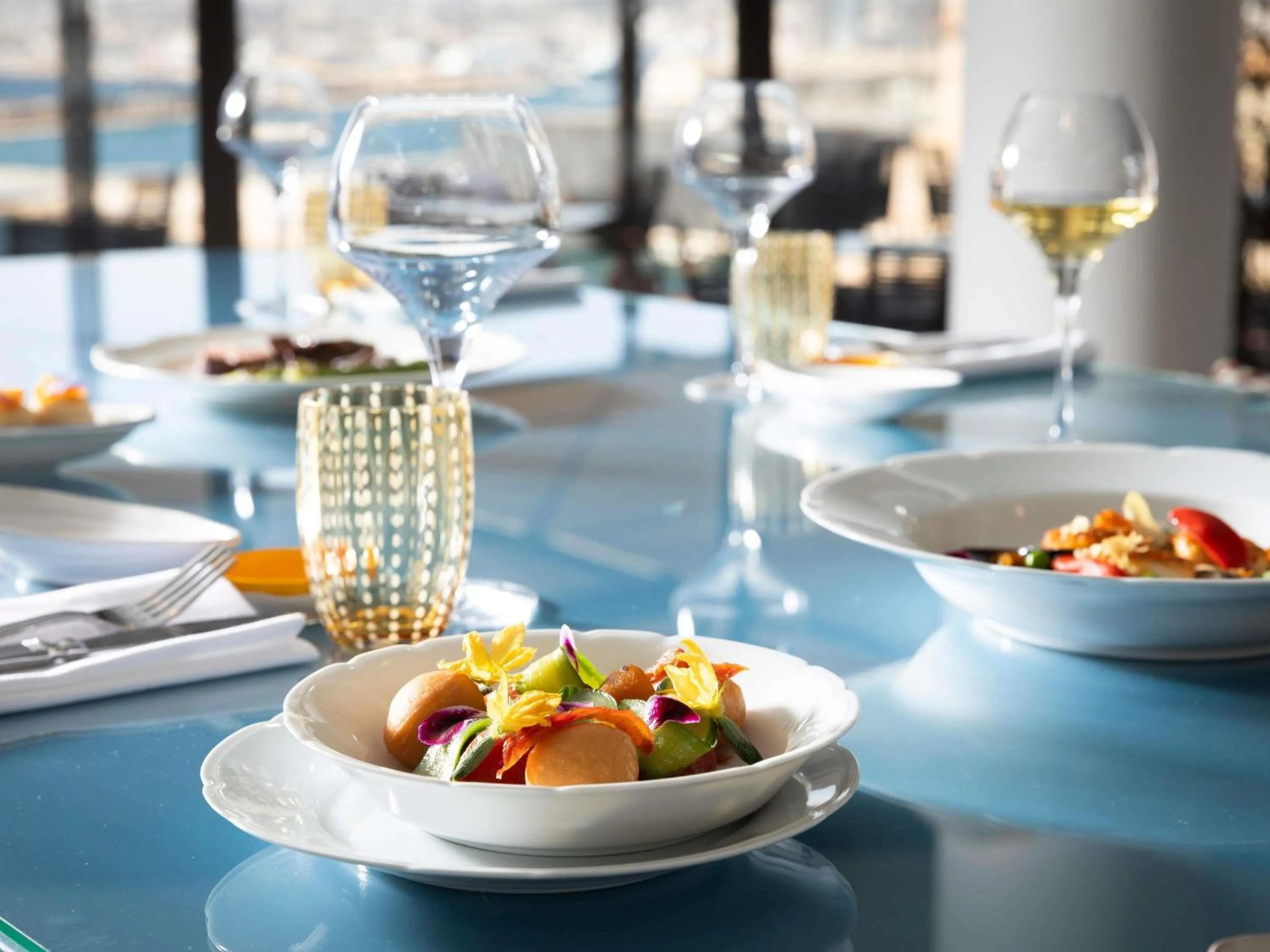 Restaurant/places to eat in Sofitel Marseille Vieux-Port