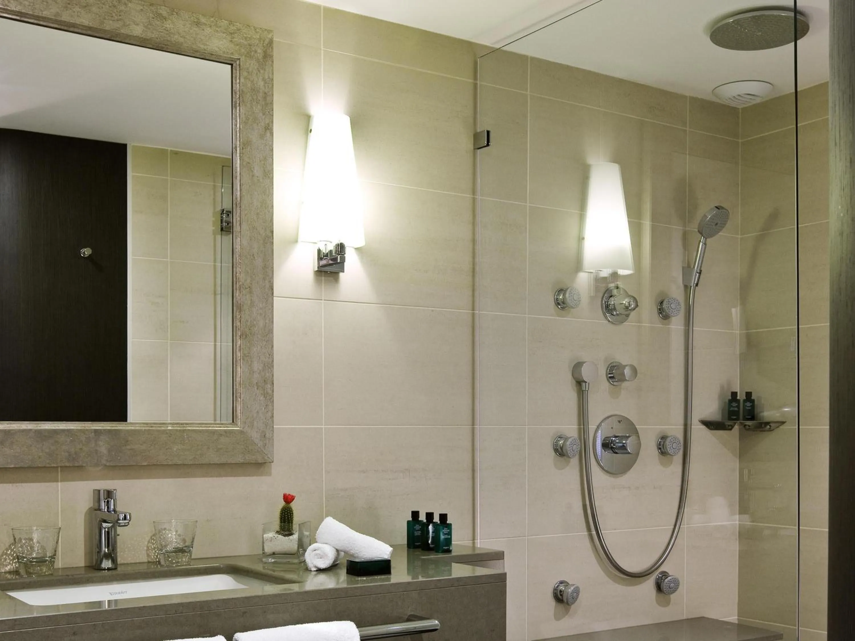 Bedroom in Sofitel Marseille Vieux-Port