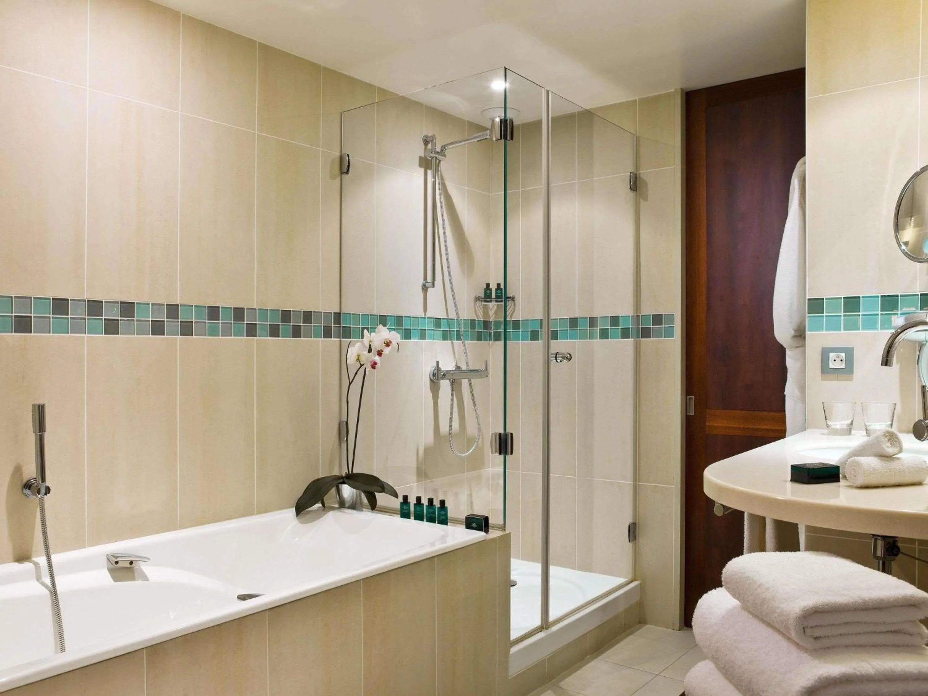 Bedroom in Sofitel Marseille Vieux-Port