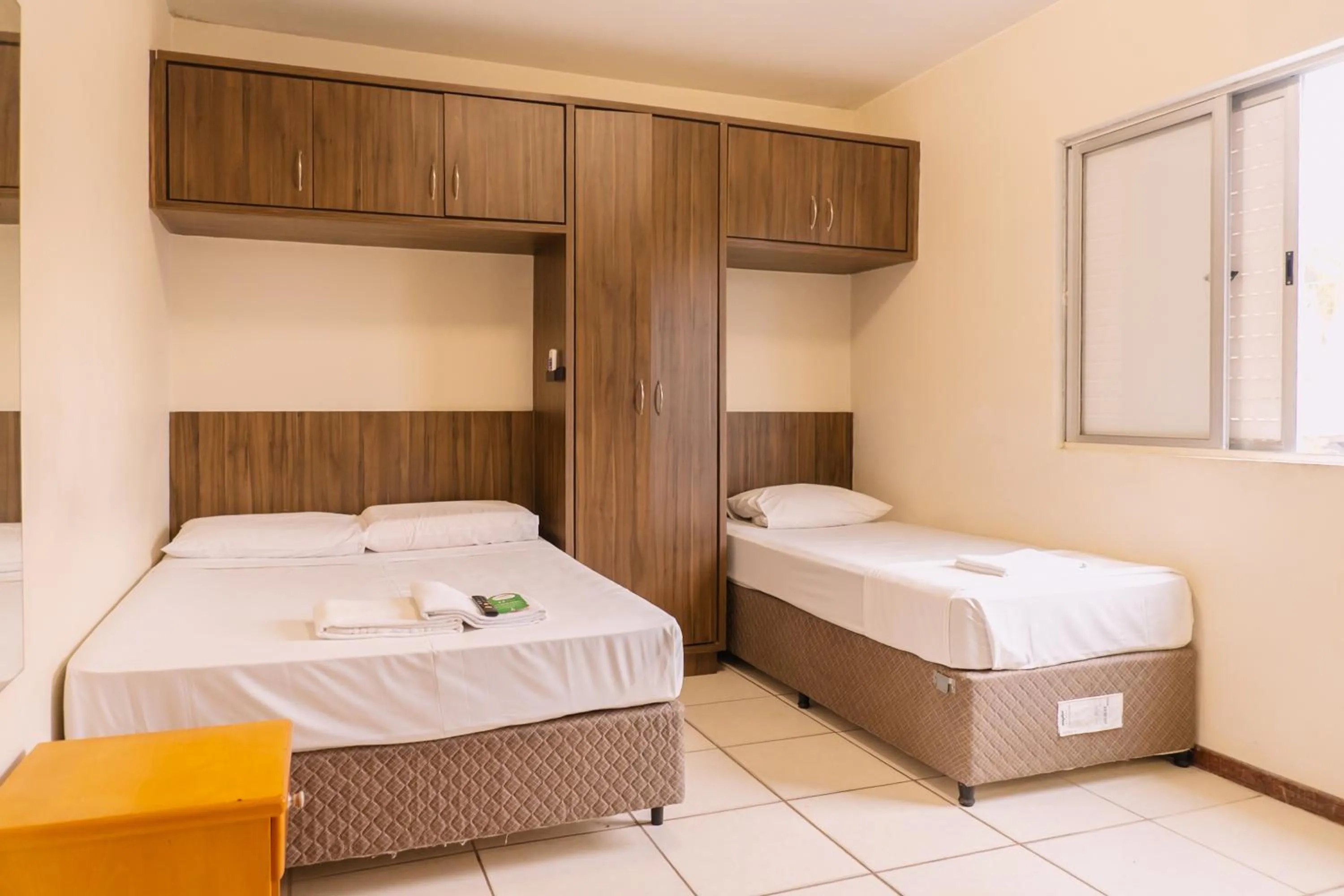 Bed in HANNA Amsterdam Hotel & Eventos