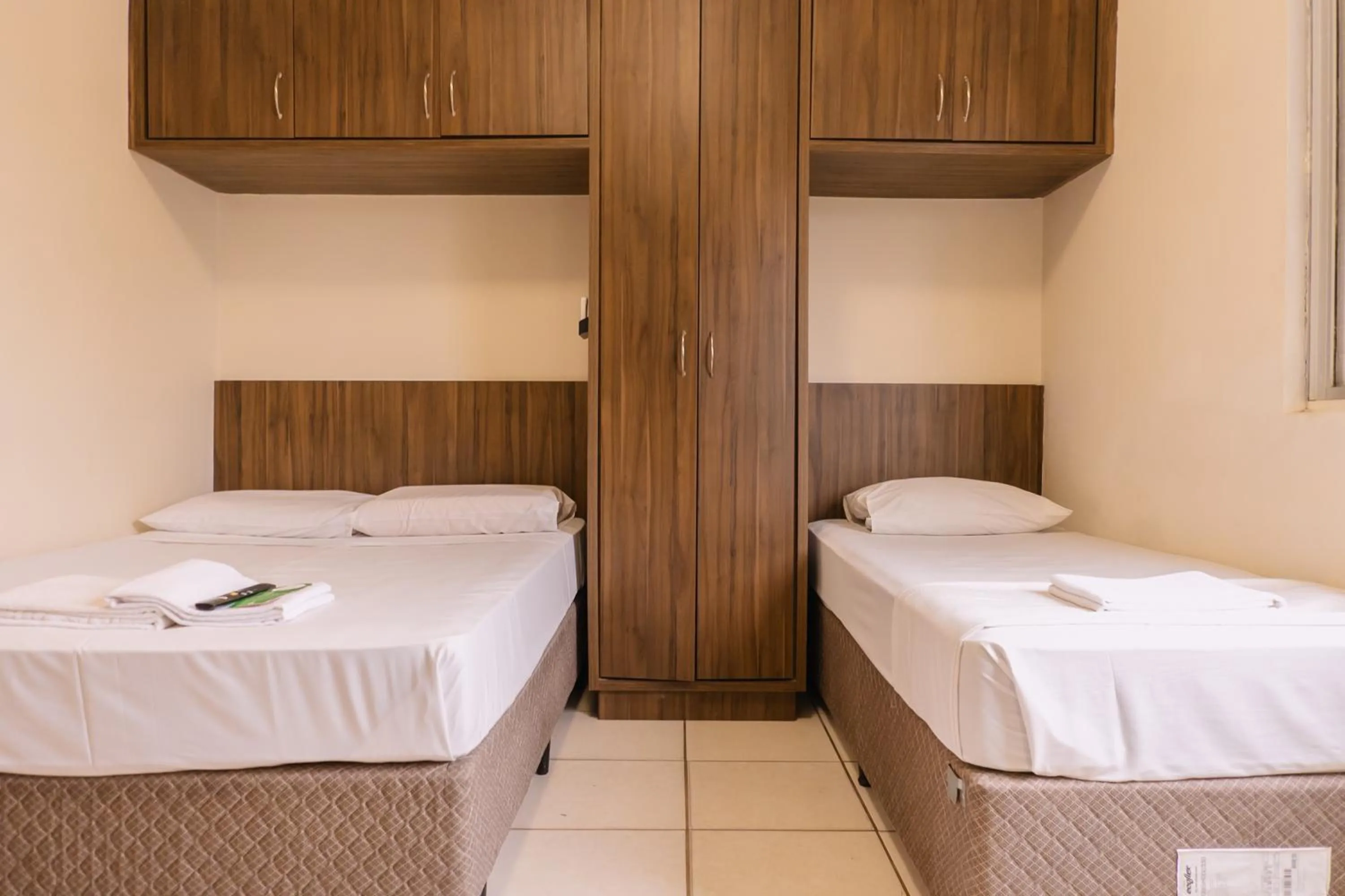 Bed in HANNA Amsterdam Hotel & Eventos