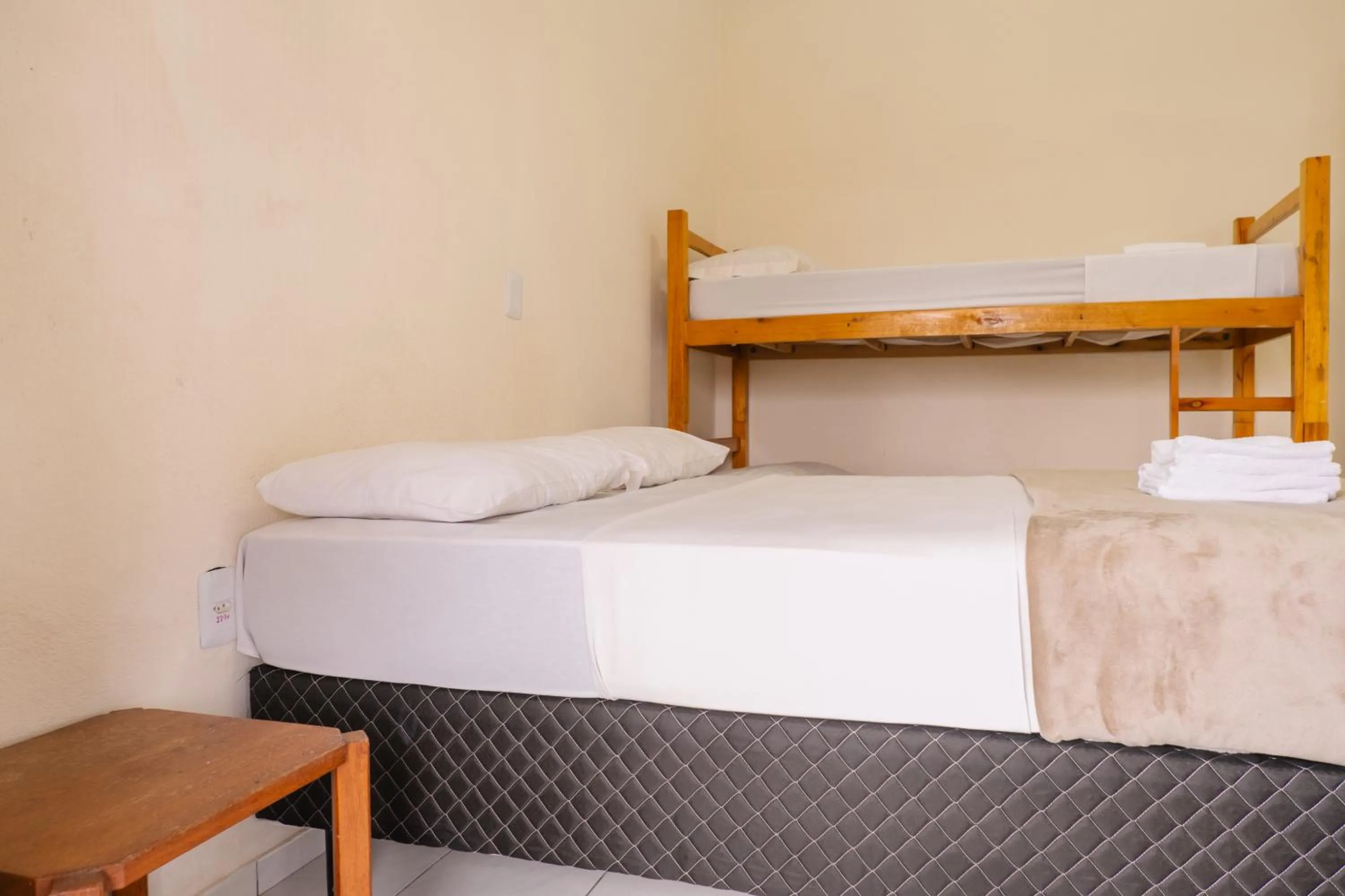 Bed in HANNA Amsterdam Hotel & Eventos