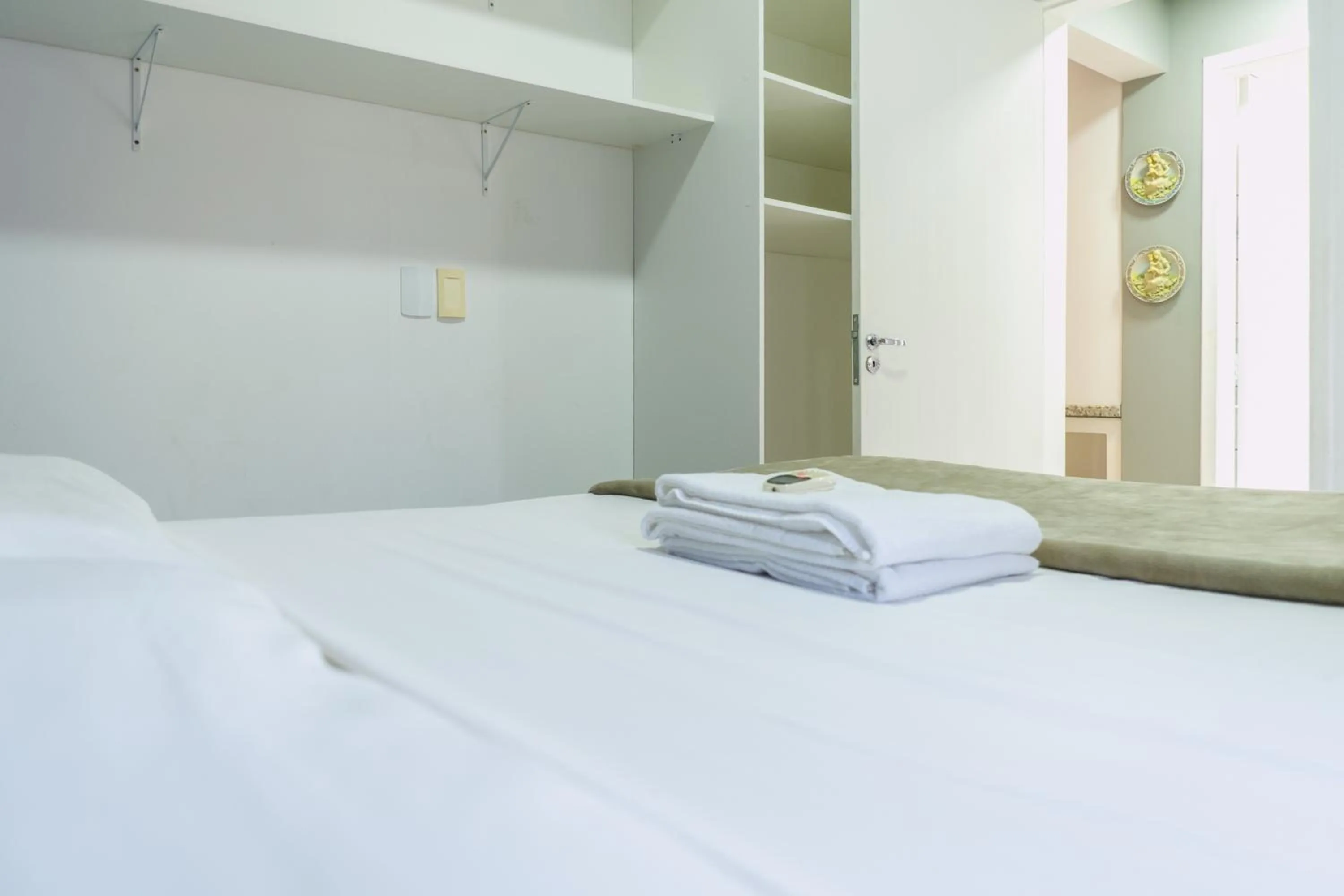 Bed in HANNA Amsterdam Hotel & Eventos