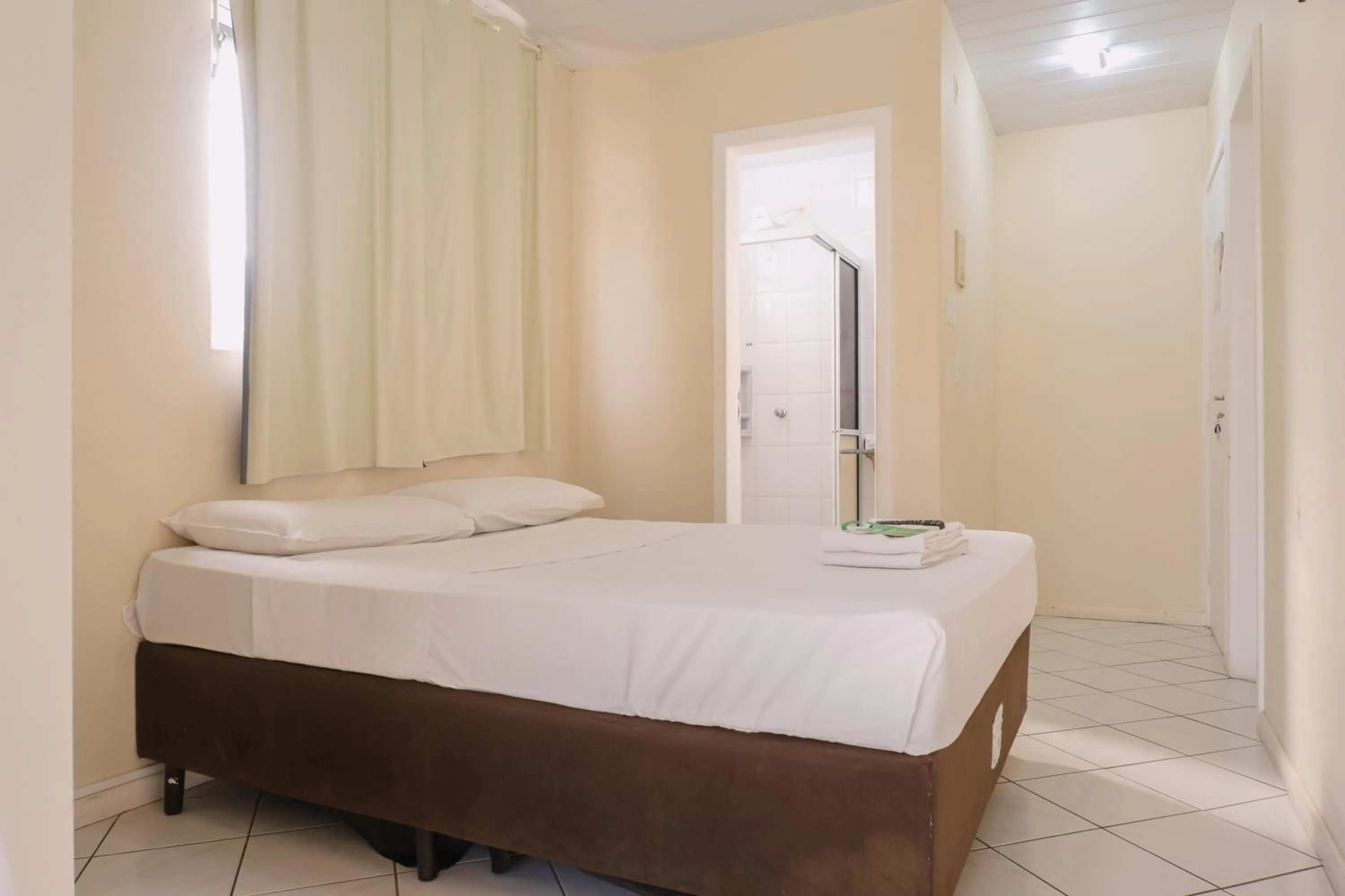 Bed in HANNA Amsterdam Hotel & Eventos