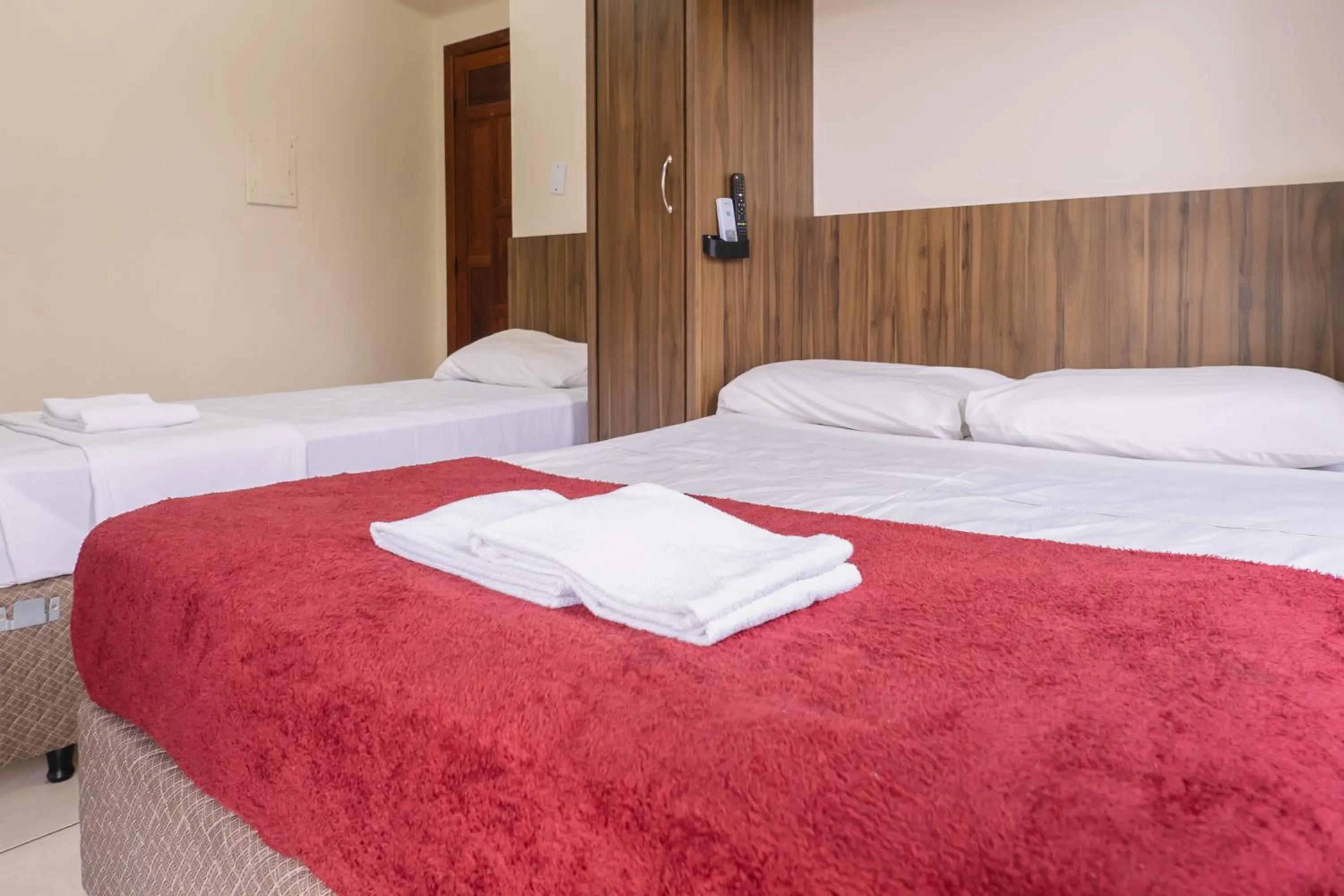 Bed in HANNA Amsterdam Hotel & Eventos