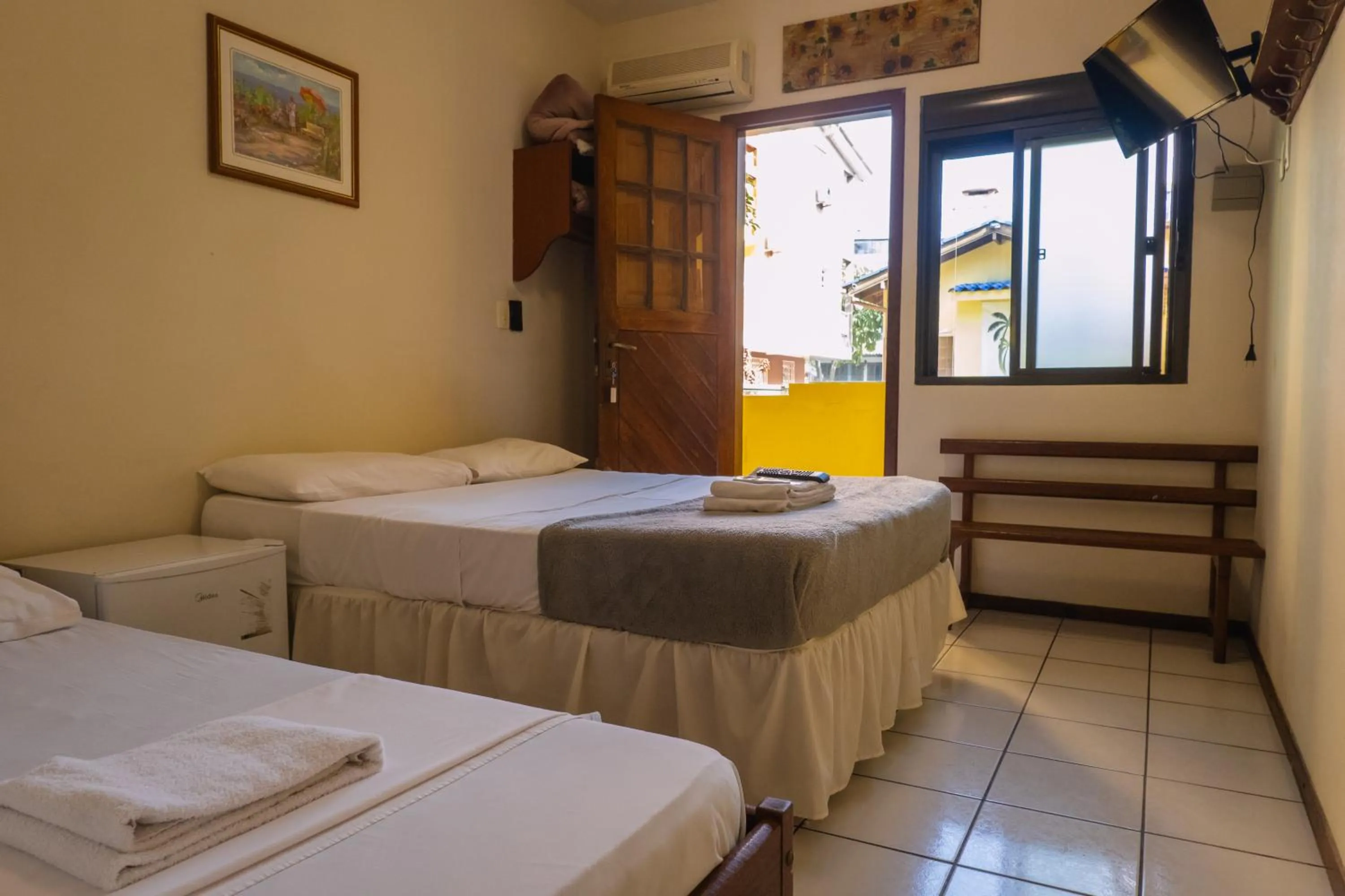 Bed in HANNA Amsterdam Hotel & Eventos